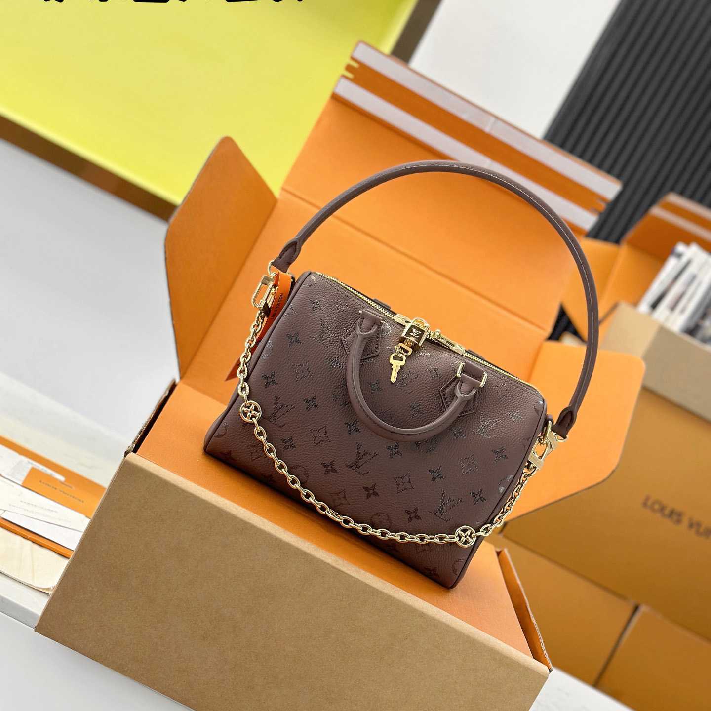 Louis Vuitton Speedy Bandoulière 25 M26691 - DopestKickz