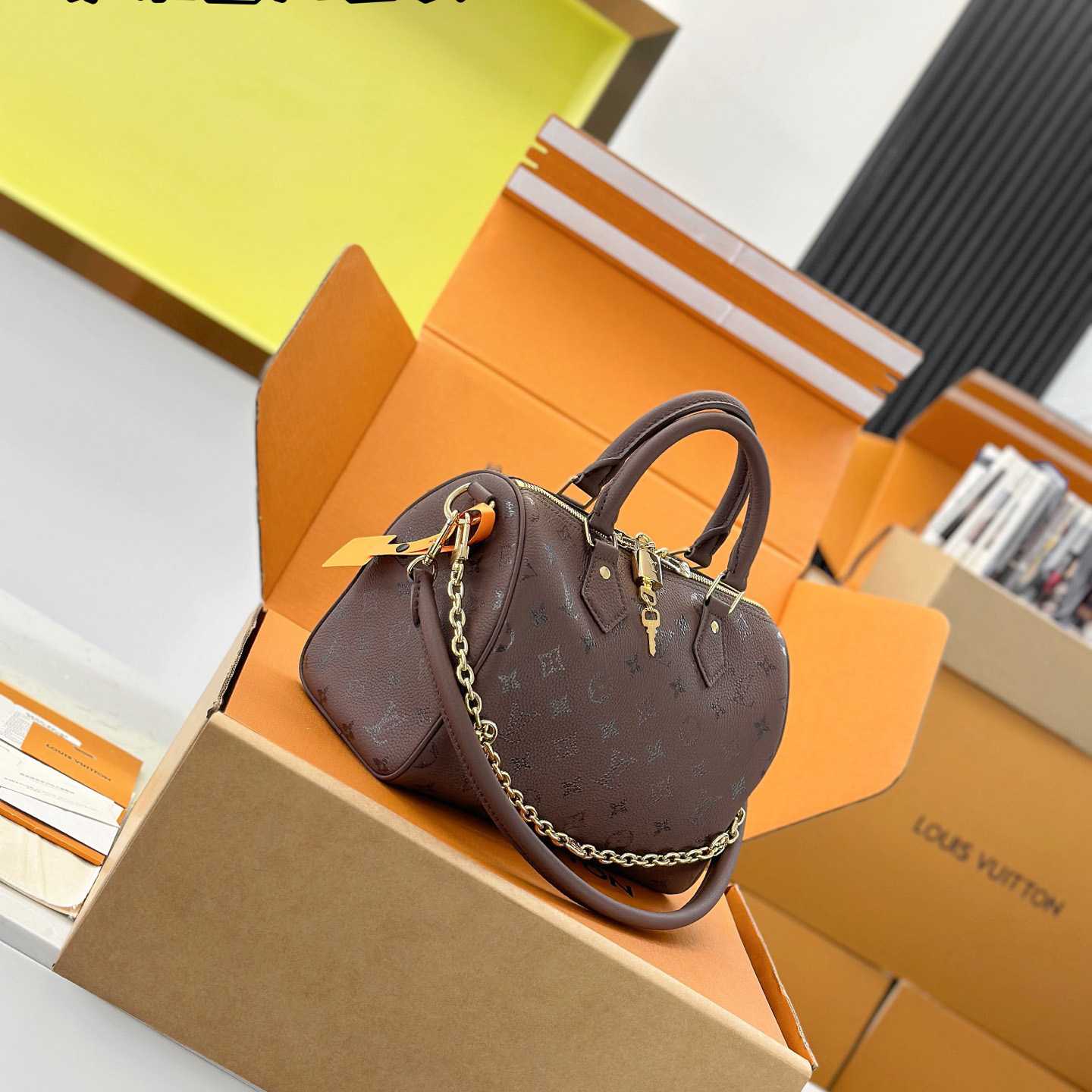 Louis Vuitton Speedy Bandoulière 25 M26691 - DopestKickz