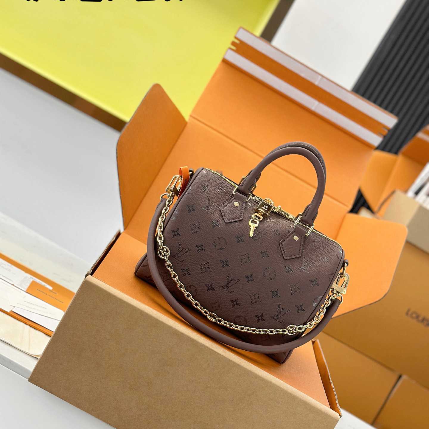 Louis Vuitton Speedy Bandoulière 25 M26691 - DopestKickz