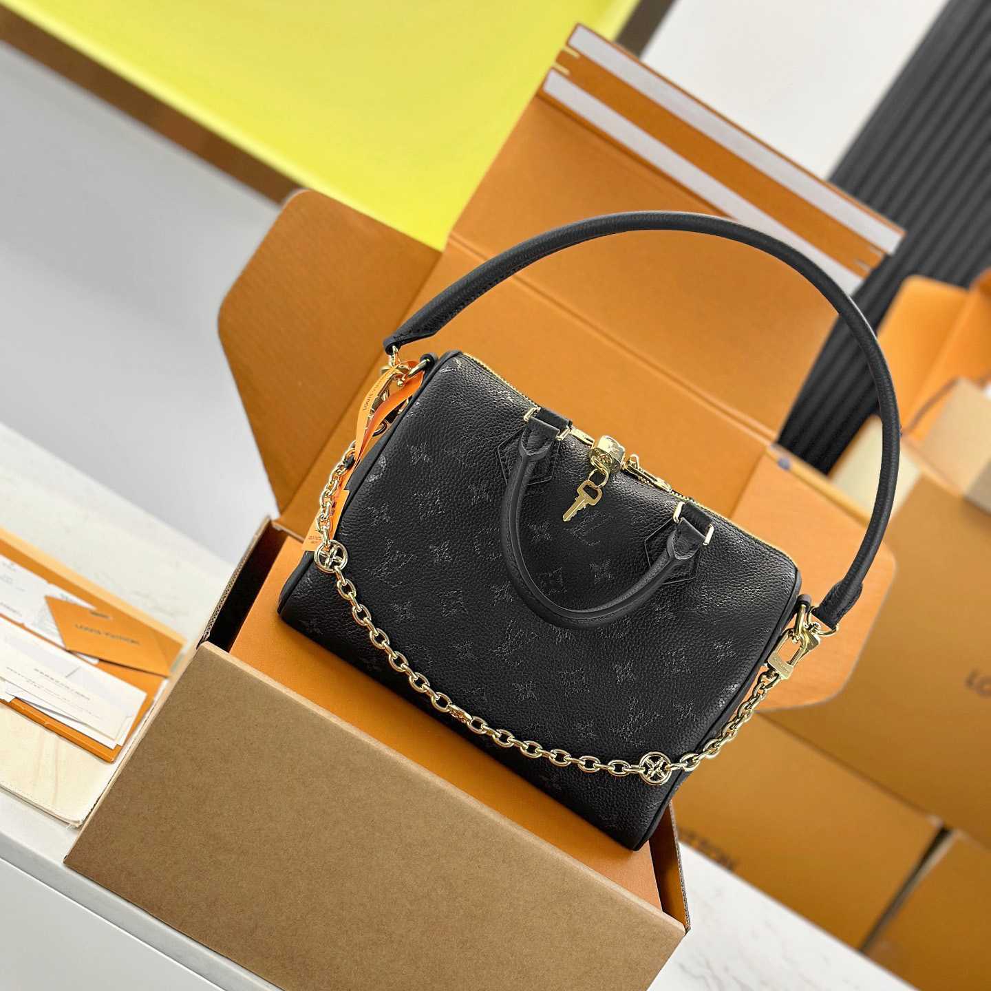 Louis Vuitton Speedy Bandoulière 25 M26486 - DopestKickz