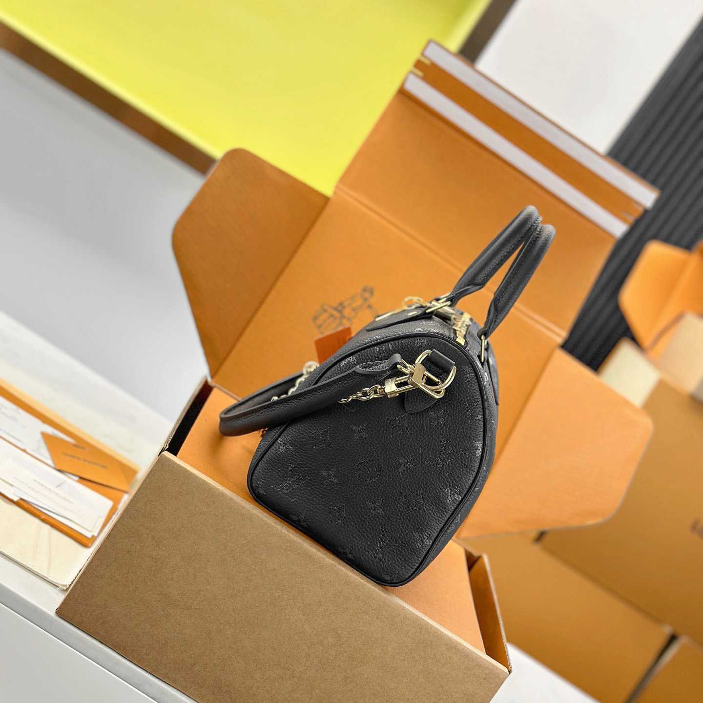 Louis Vuitton Speedy Bandoulière 25 M26486 - DopestKickz