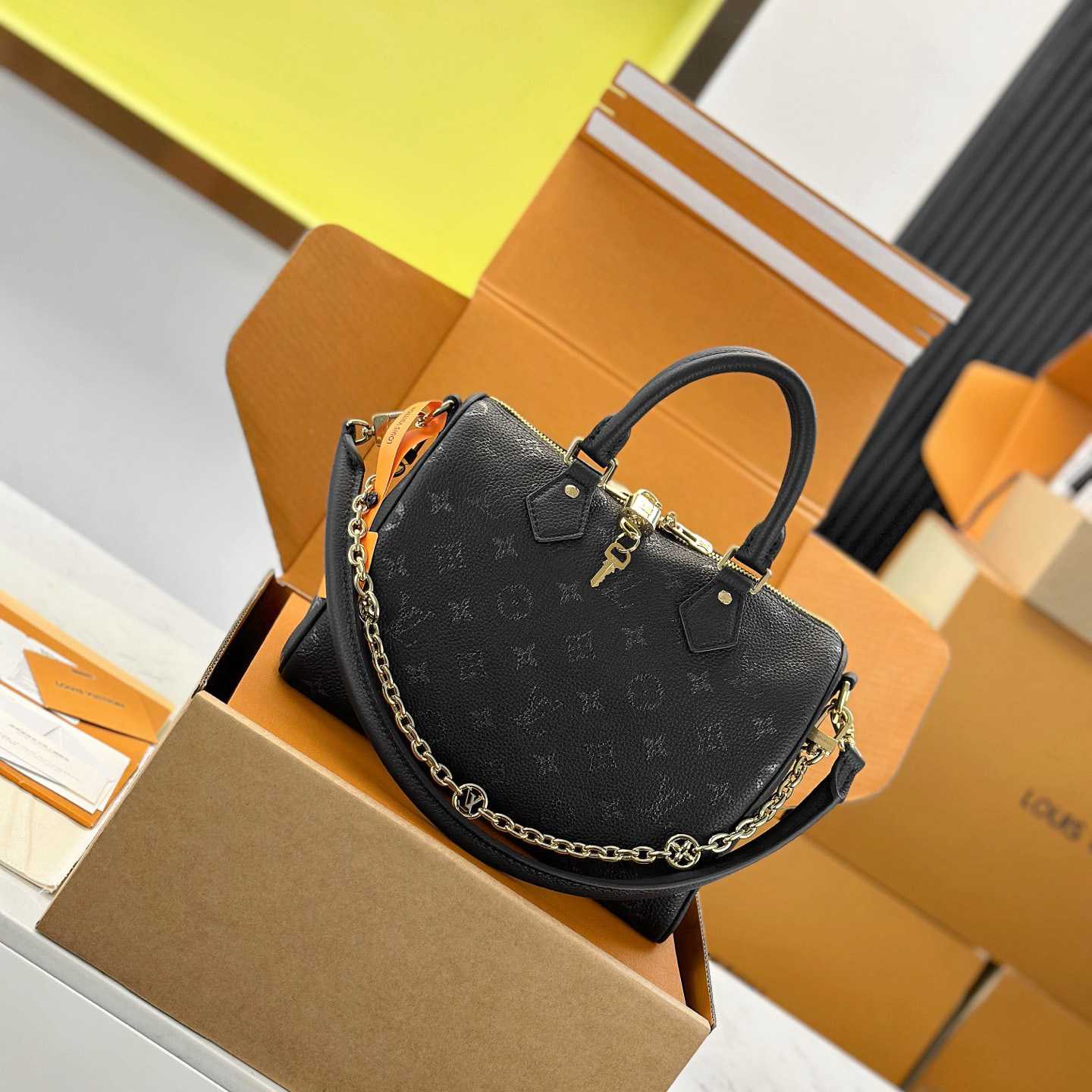 Louis Vuitton Speedy Bandoulière 25 M26486 - DopestKickz