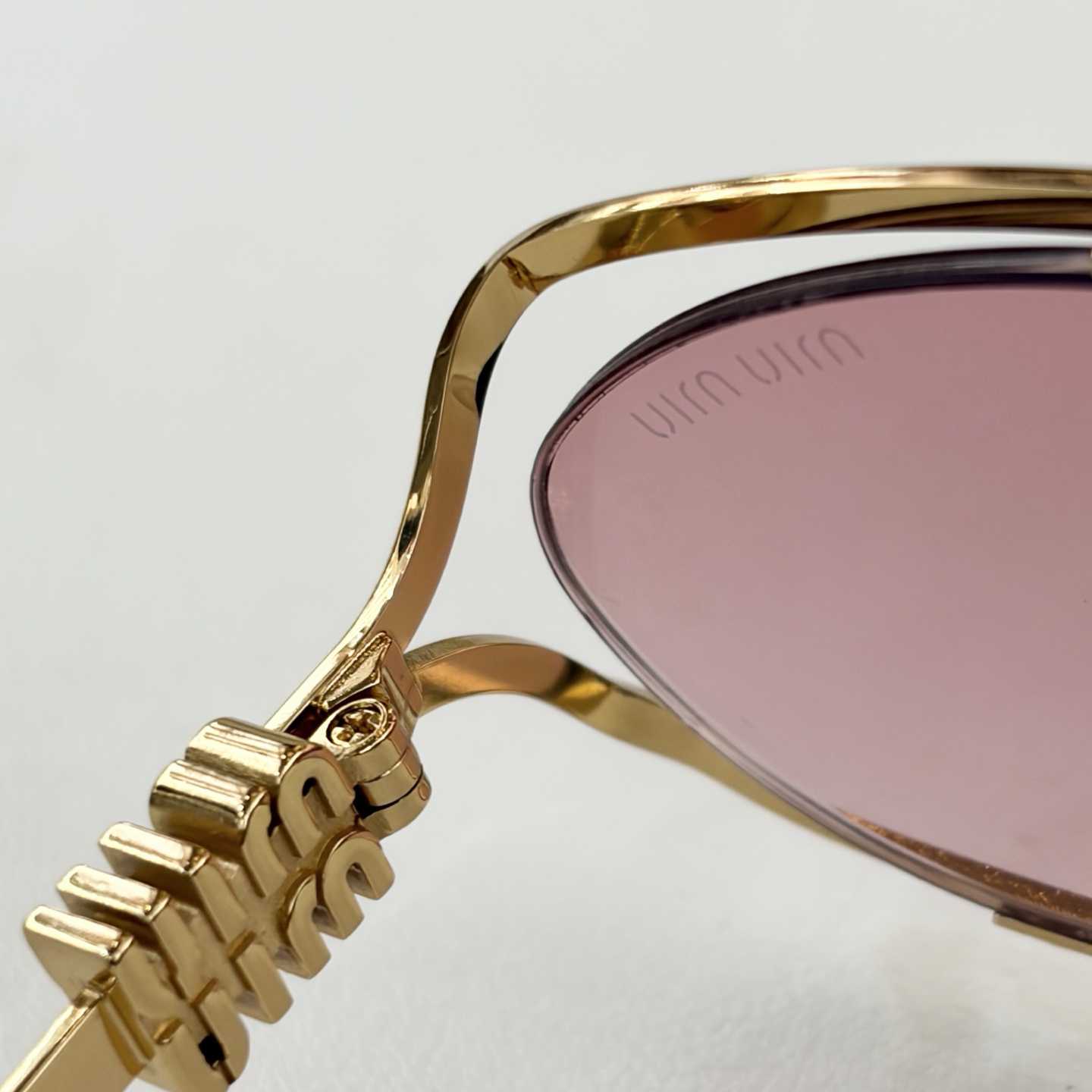 Miu Miu SMU58YSunglasses - DopestKickz