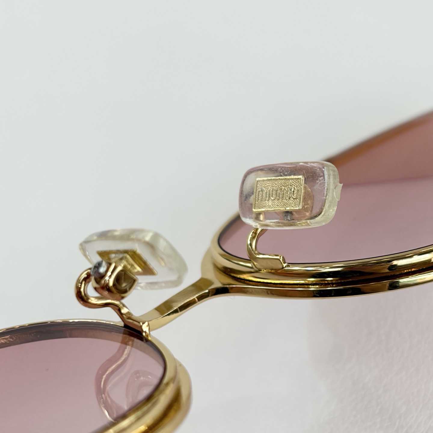 Miu Miu SMU58YSunglasses - DopestKickz