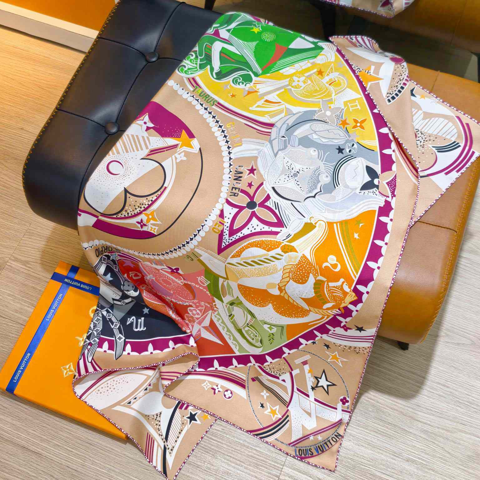 Louis Vuitton LV Star Sign Square 90  - DopestKickz