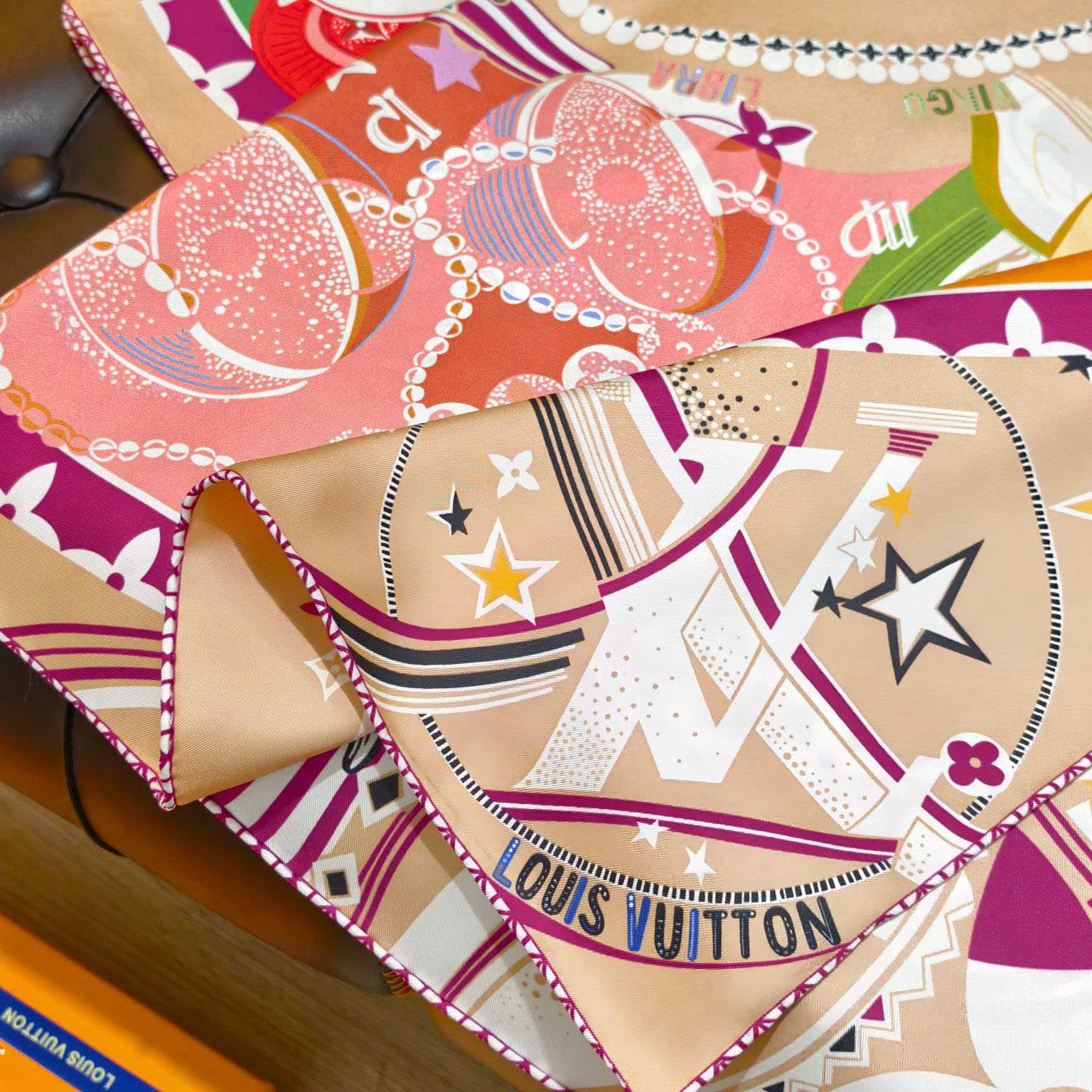 Louis Vuitton LV Star Sign Square 90  - DopestKickz