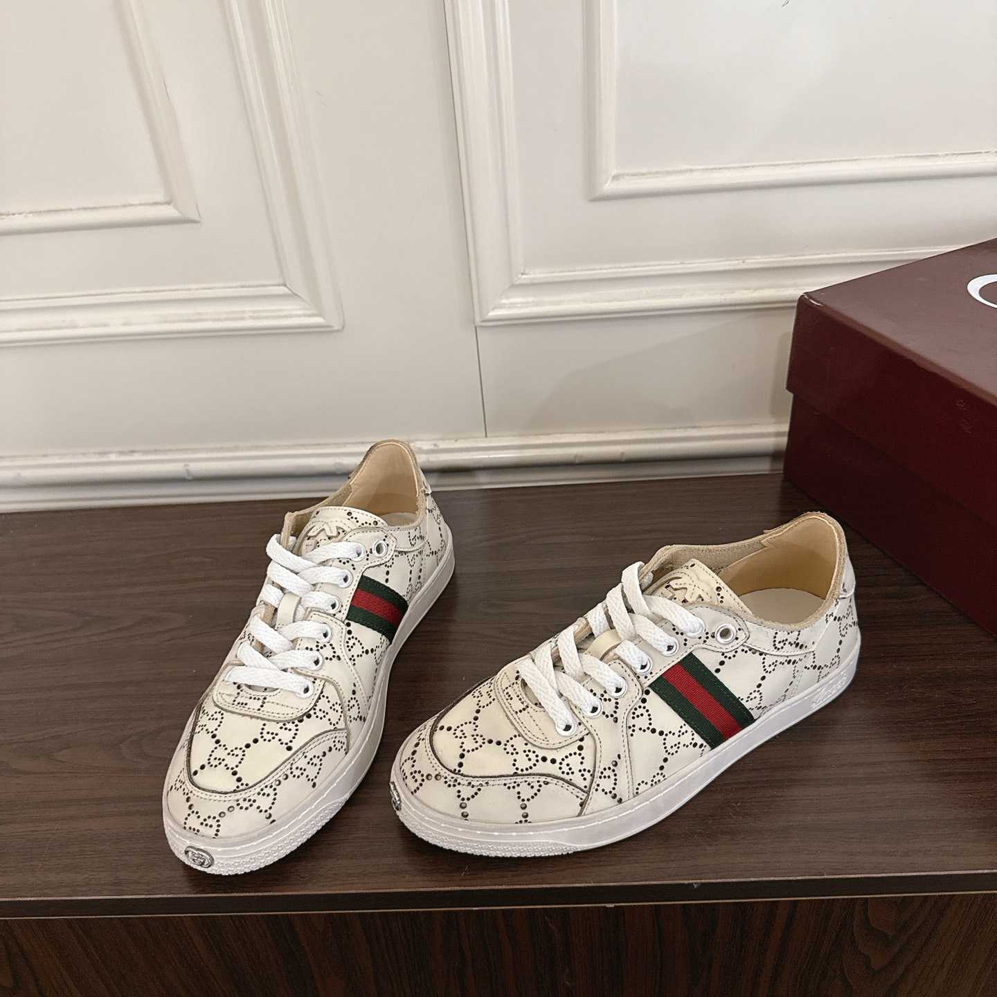 Gucci Stretch Low-Top Sneaker - DopestKickz