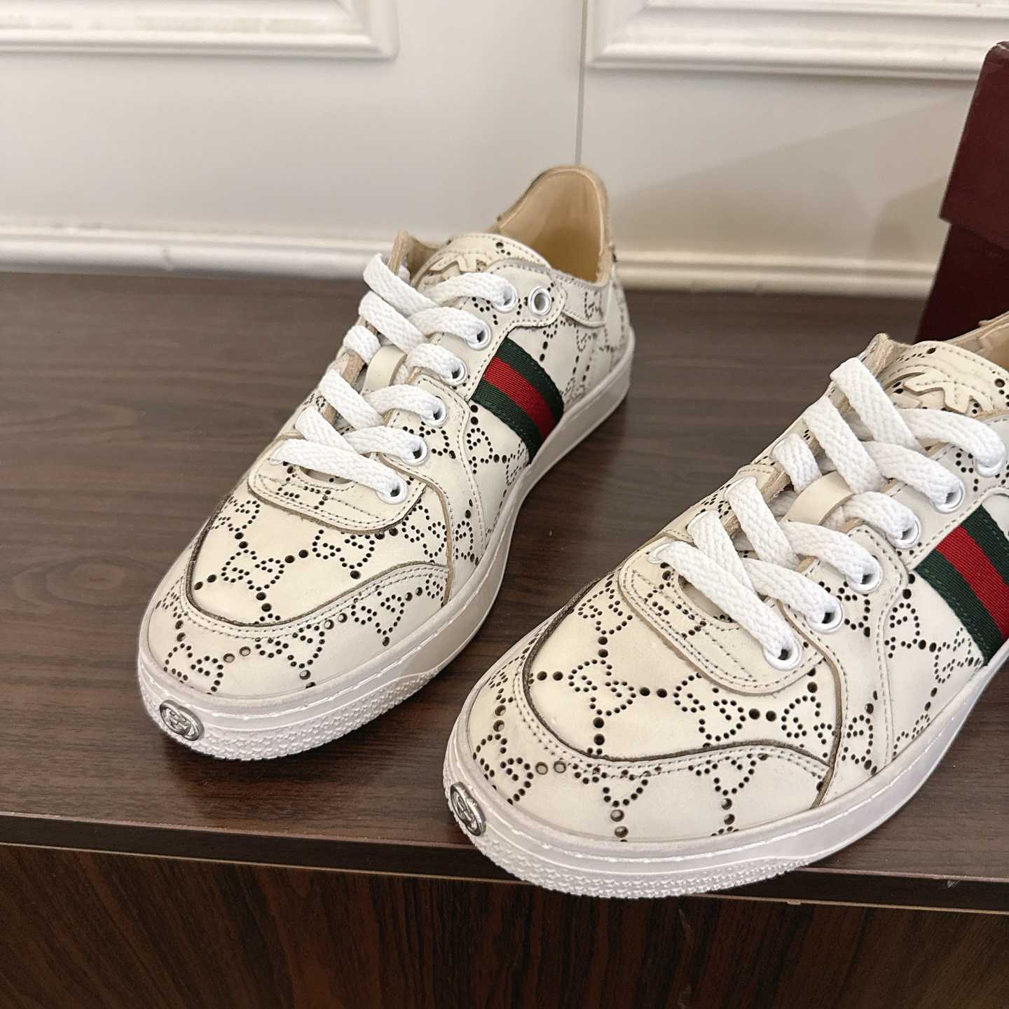 Gucci Stretch Low-Top Sneaker - DopestKickz