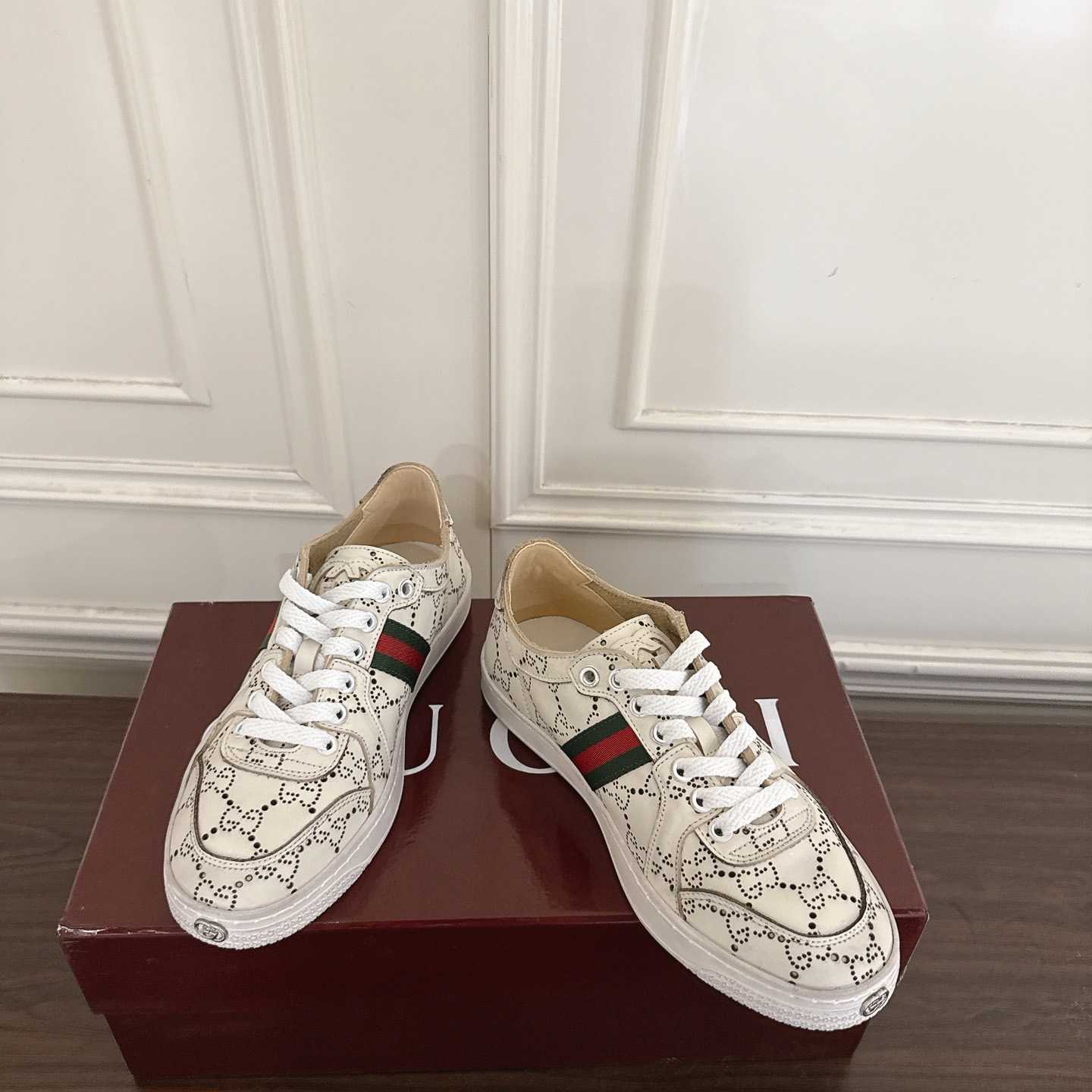 Gucci Stretch Low-Top Sneaker - DopestKickz