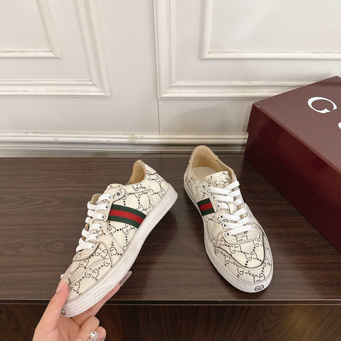 Gucci Stretch Low-Top Sneaker - DopestKickz
