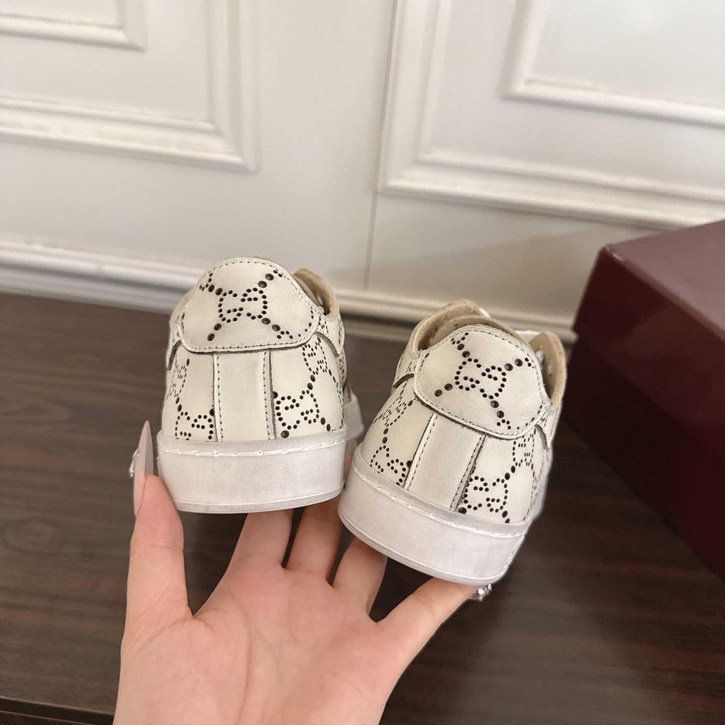 Gucci Stretch Low-Top Sneaker - DopestKickz