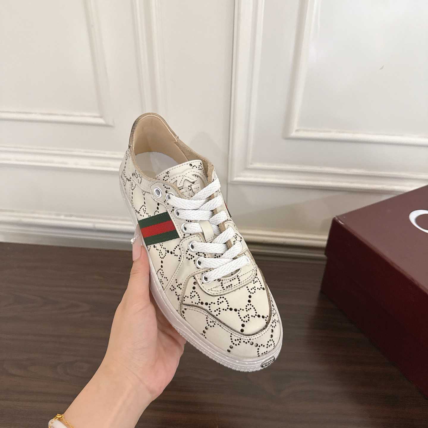 Gucci Stretch Low-Top Sneaker - DopestKickz