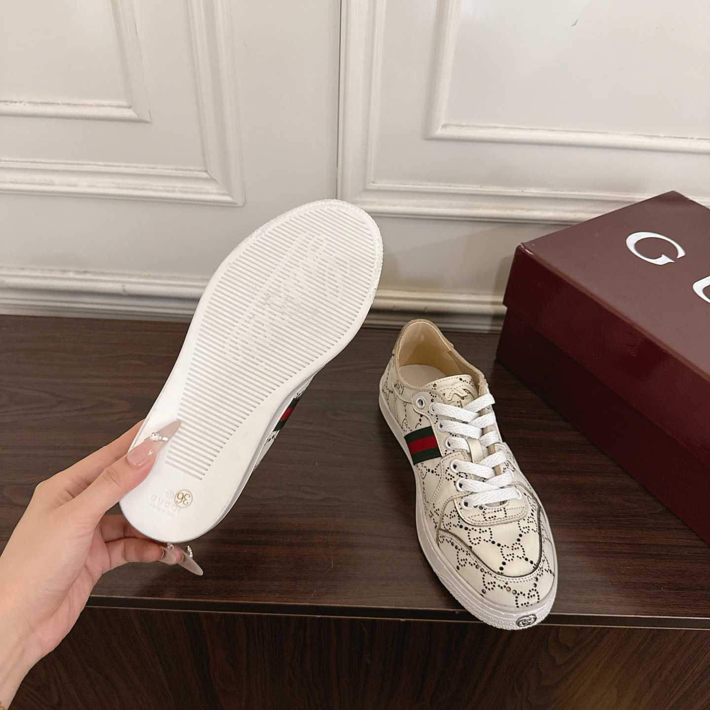 Gucci Stretch Low-Top Sneaker - DopestKickz