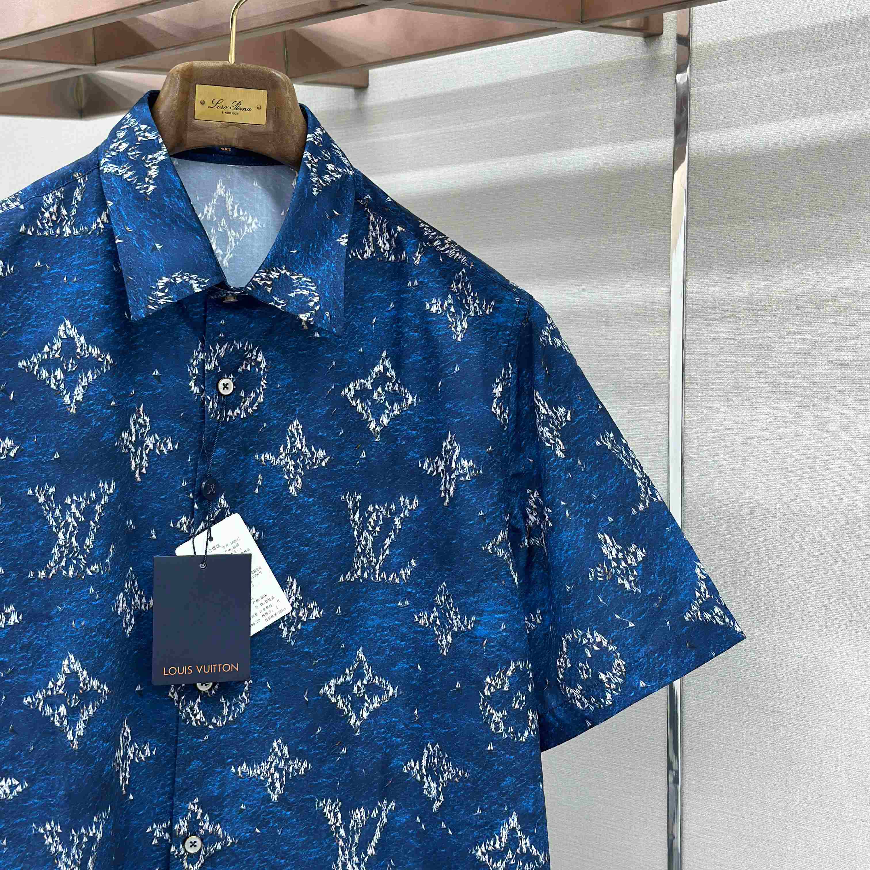 Louis Vuitton Printed Monogram Short-Sleeved Shirt   1AHVTY - DopestKickz
