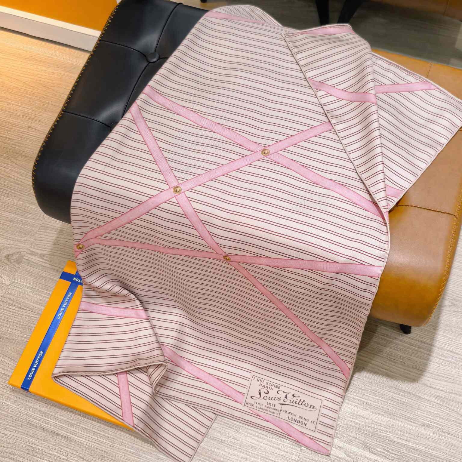 Louis Vuitton LV Insider Square 90 M98721 - DopestKickz
