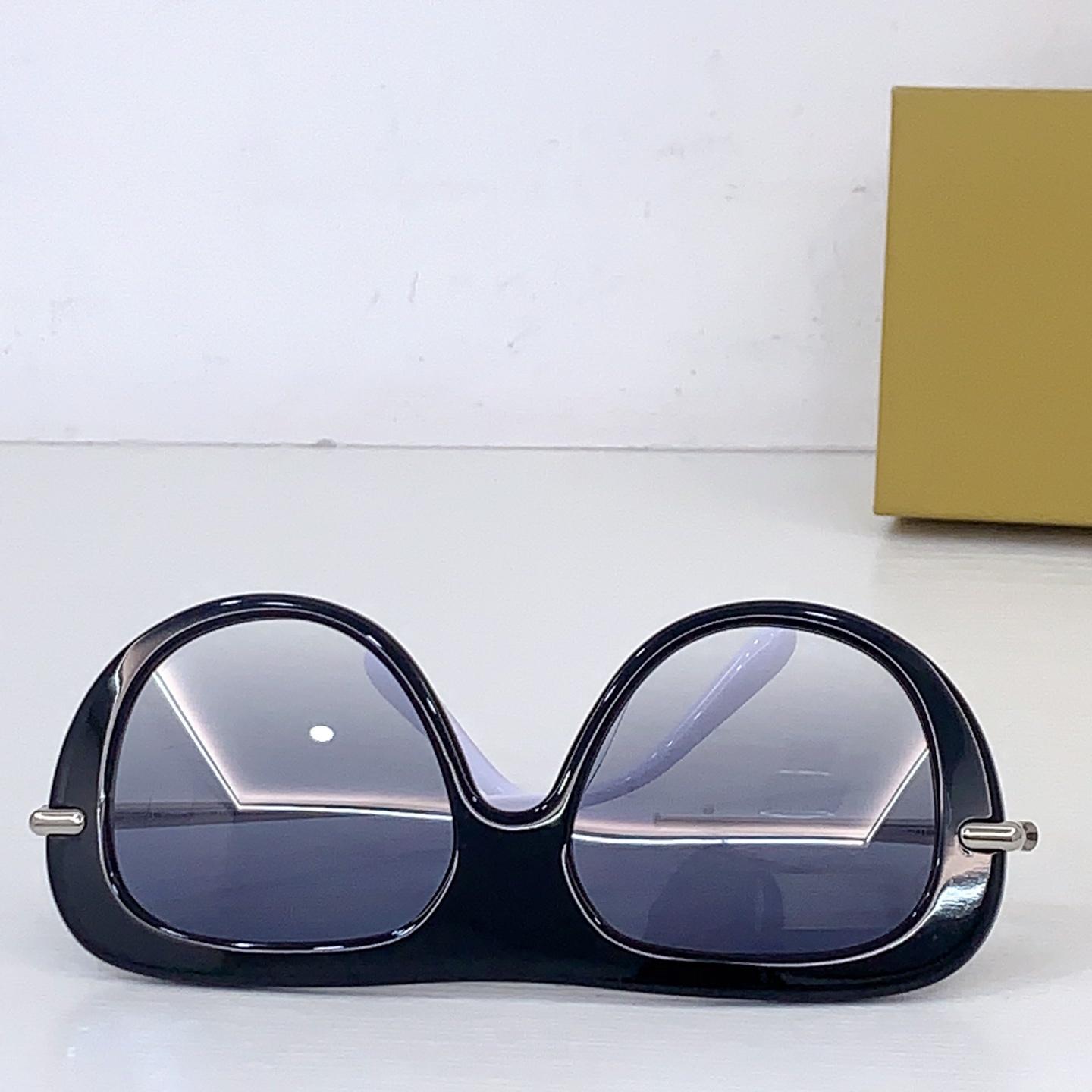 Loewe LW40186I Sunglasses  - DopestKickz