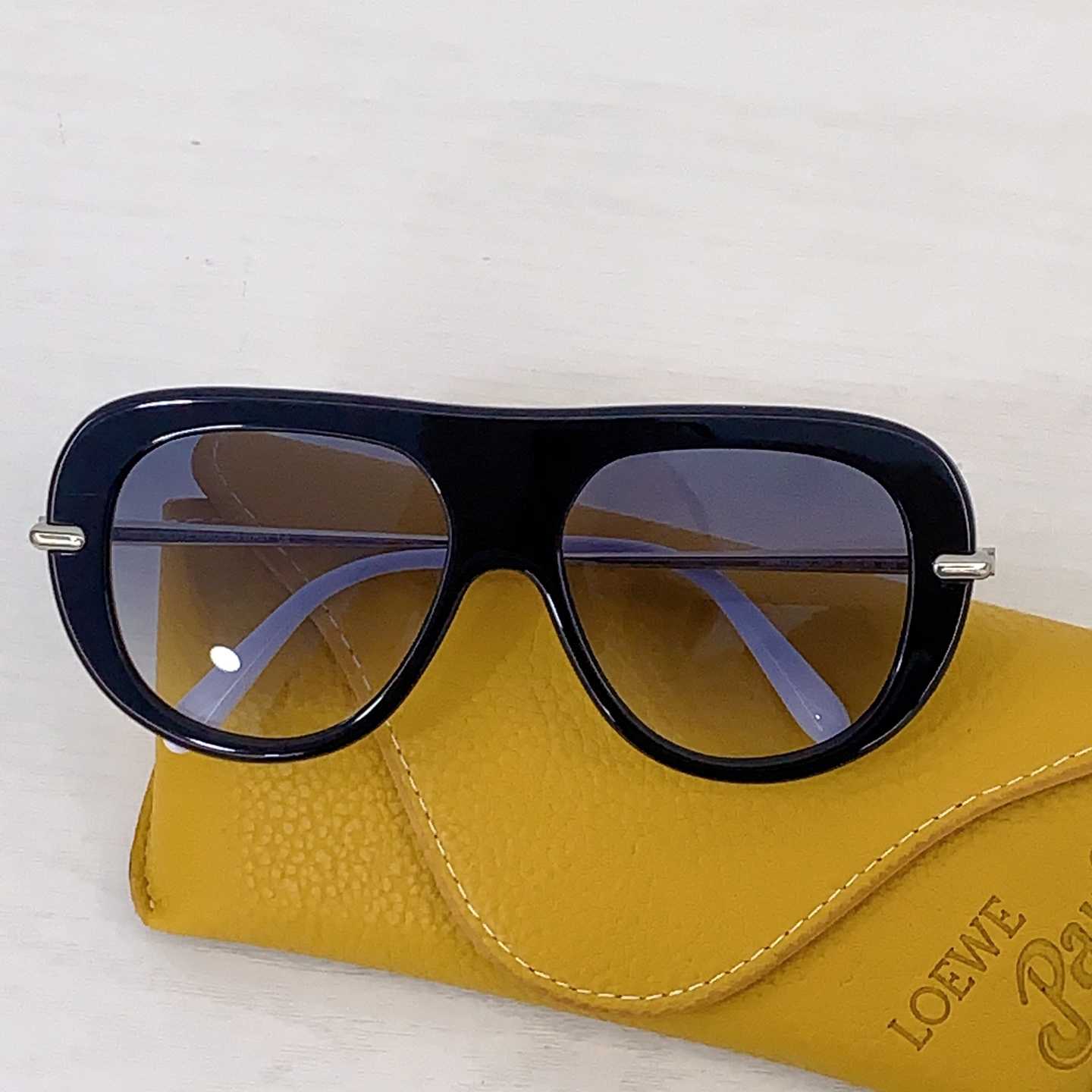 Loewe LW40186I Sunglasses  - DopestKickz