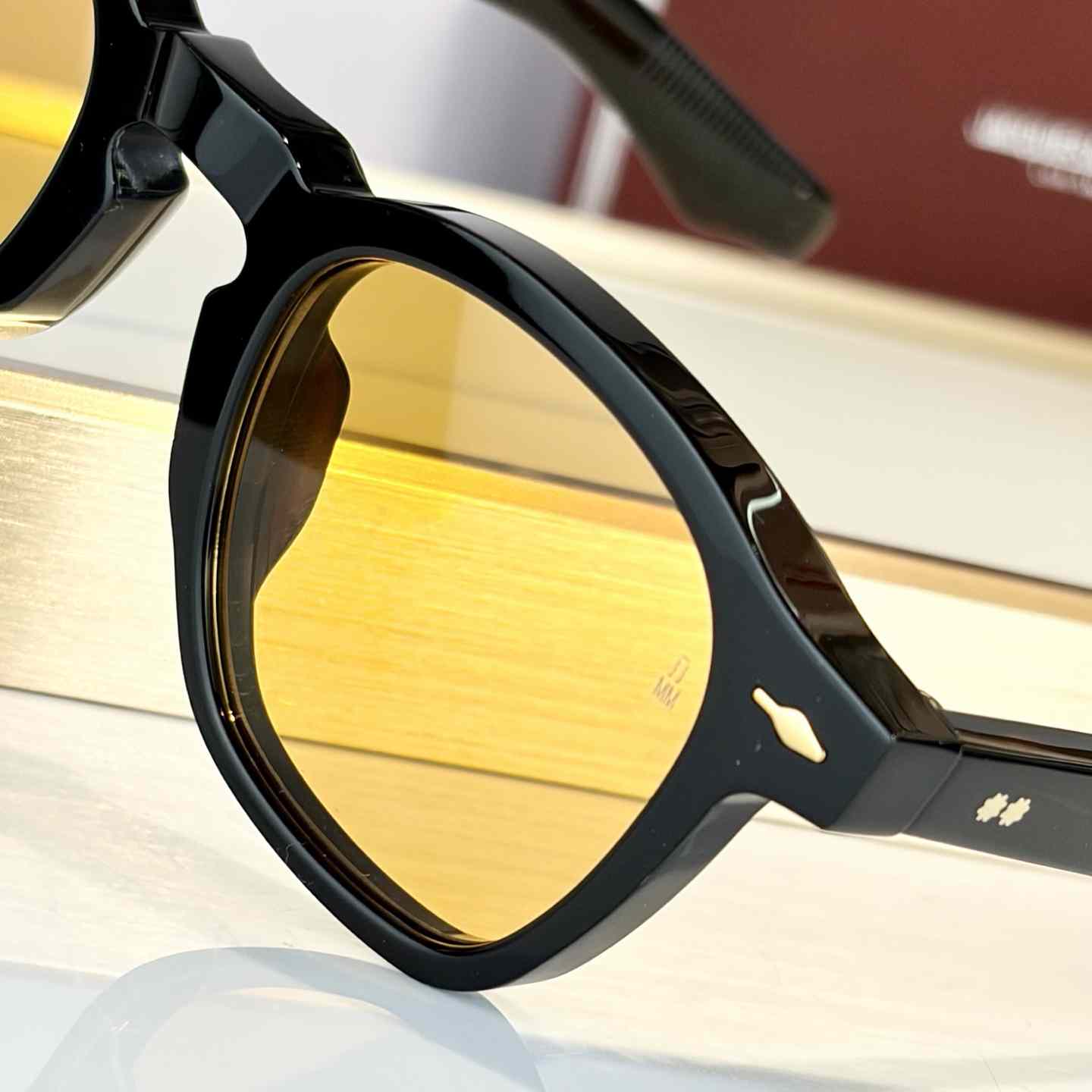 Jacquemus Zephirin Sunglasses - DopestKickz