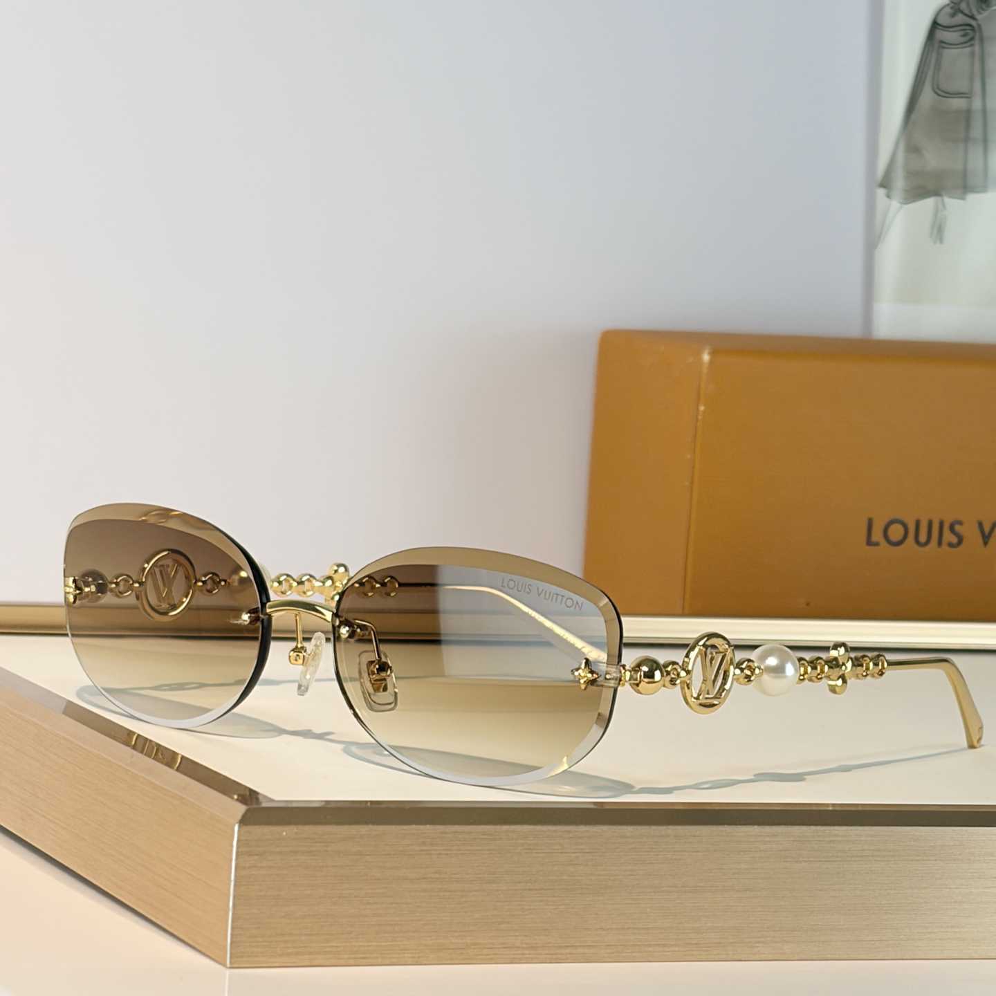 Louis Vuitton Z3166U Sunglasses    - DopestKickz
