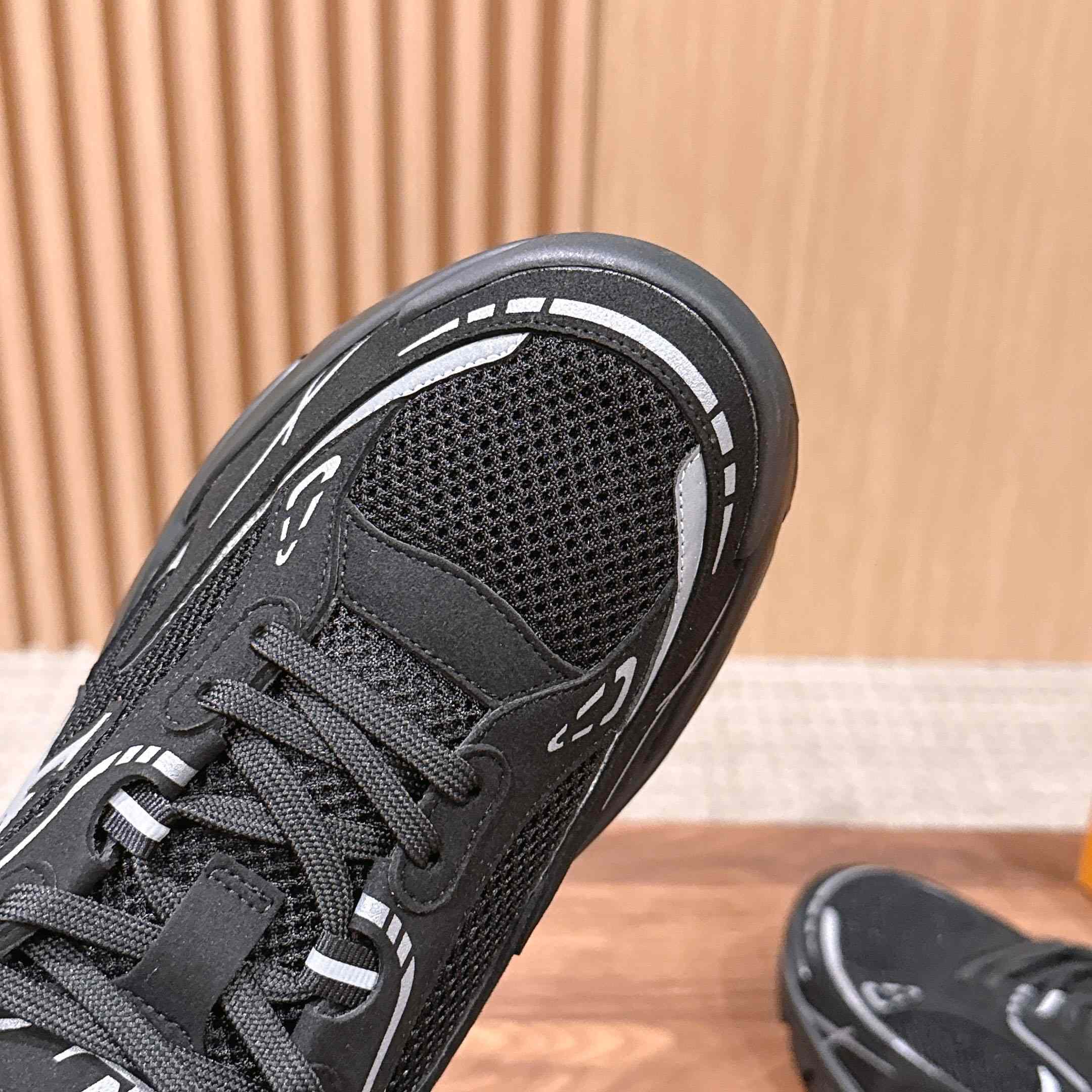Louis Vuitton LV Tatic Runner Sneaker 1AKC3L - DopestKickz