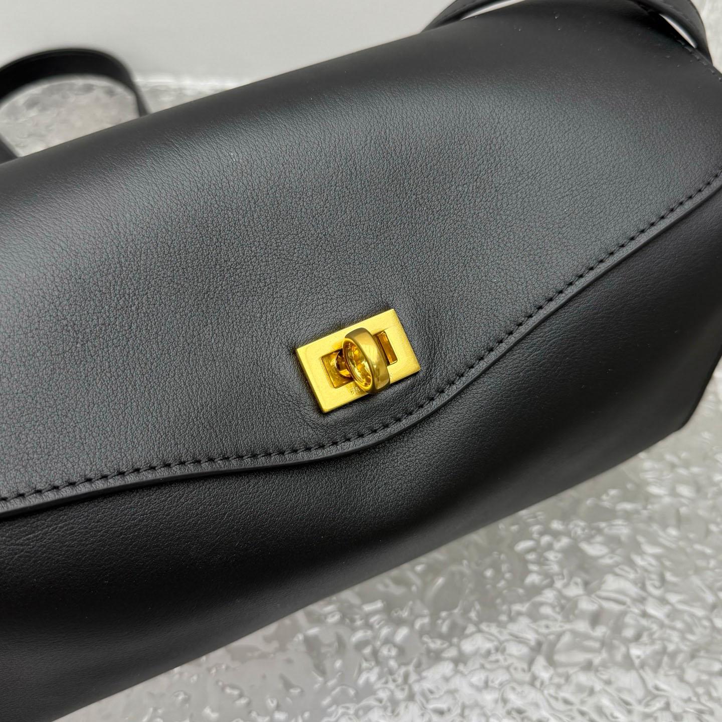 Balenciaga  Le 7 Shoulder Bag Medium In Black - DopestKickz