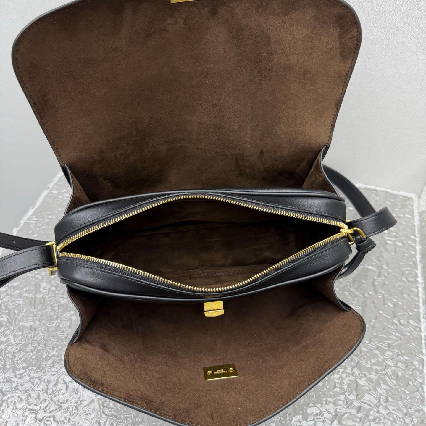 Balenciaga  Le 7 Shoulder Bag Medium In Black - DopestKickz