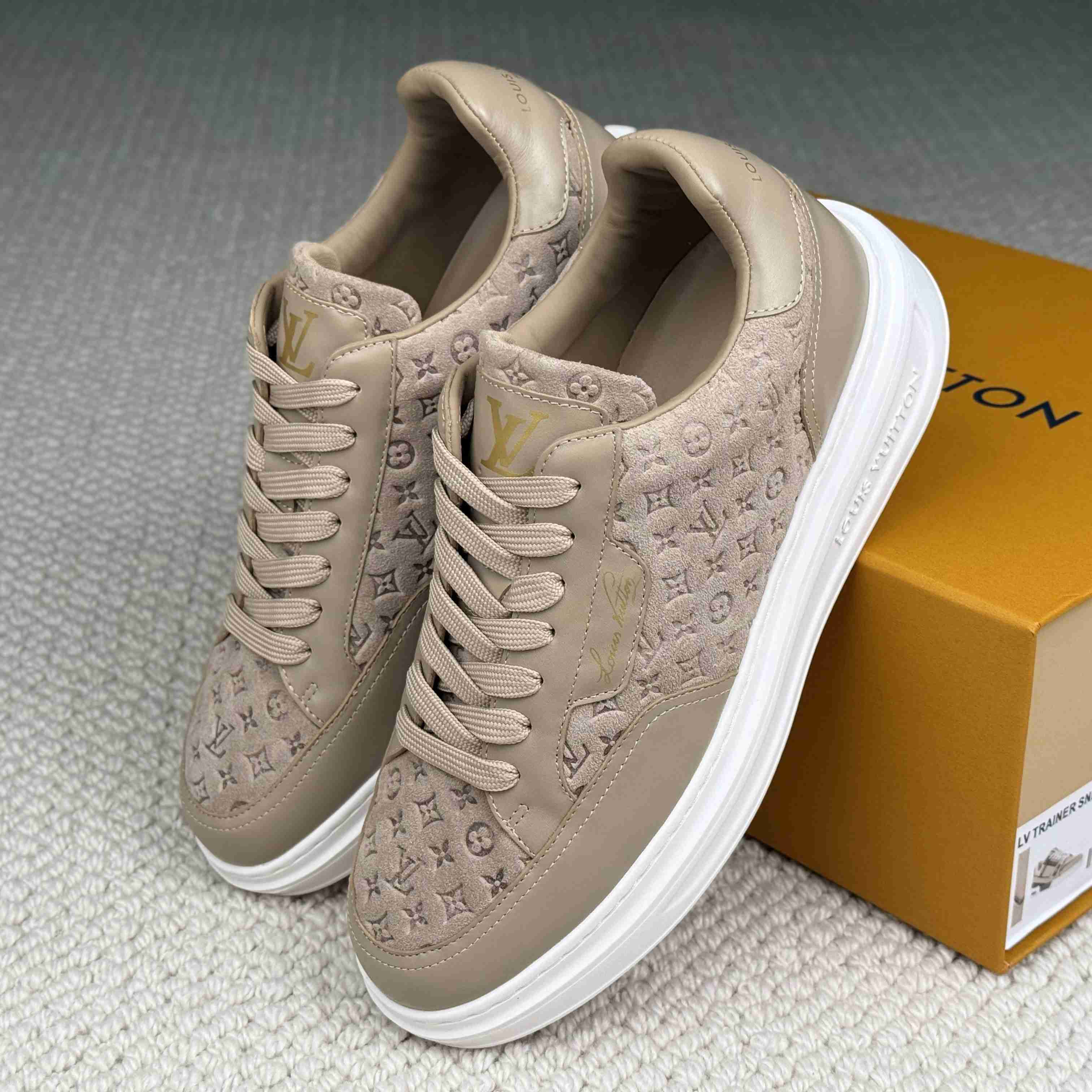 Louis Vuitton Beverly Hills Sneaker 1AKBRR - DopestKickz
