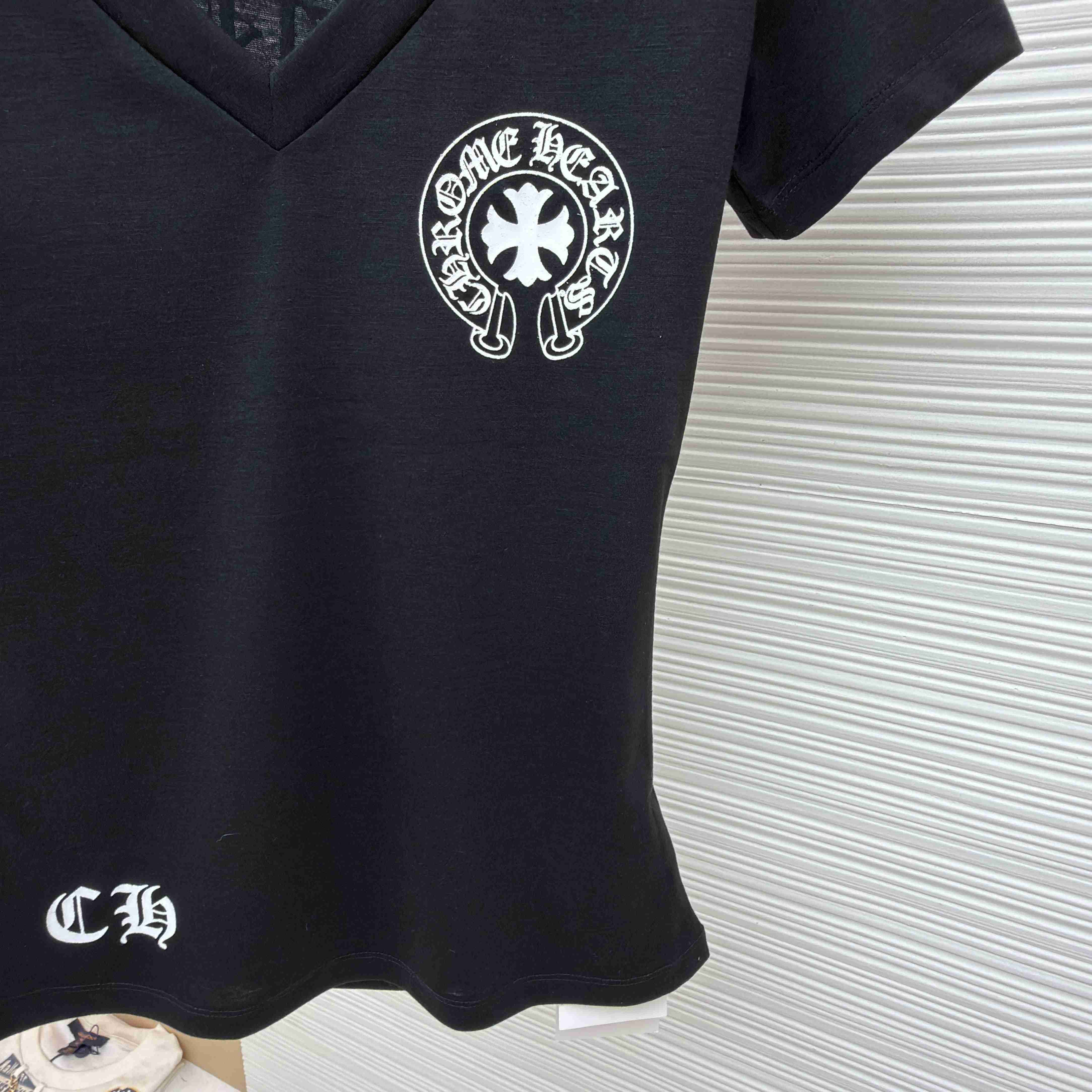 Chrome Hearts V-Neck T-Shirt 'Black' - DopestKickz