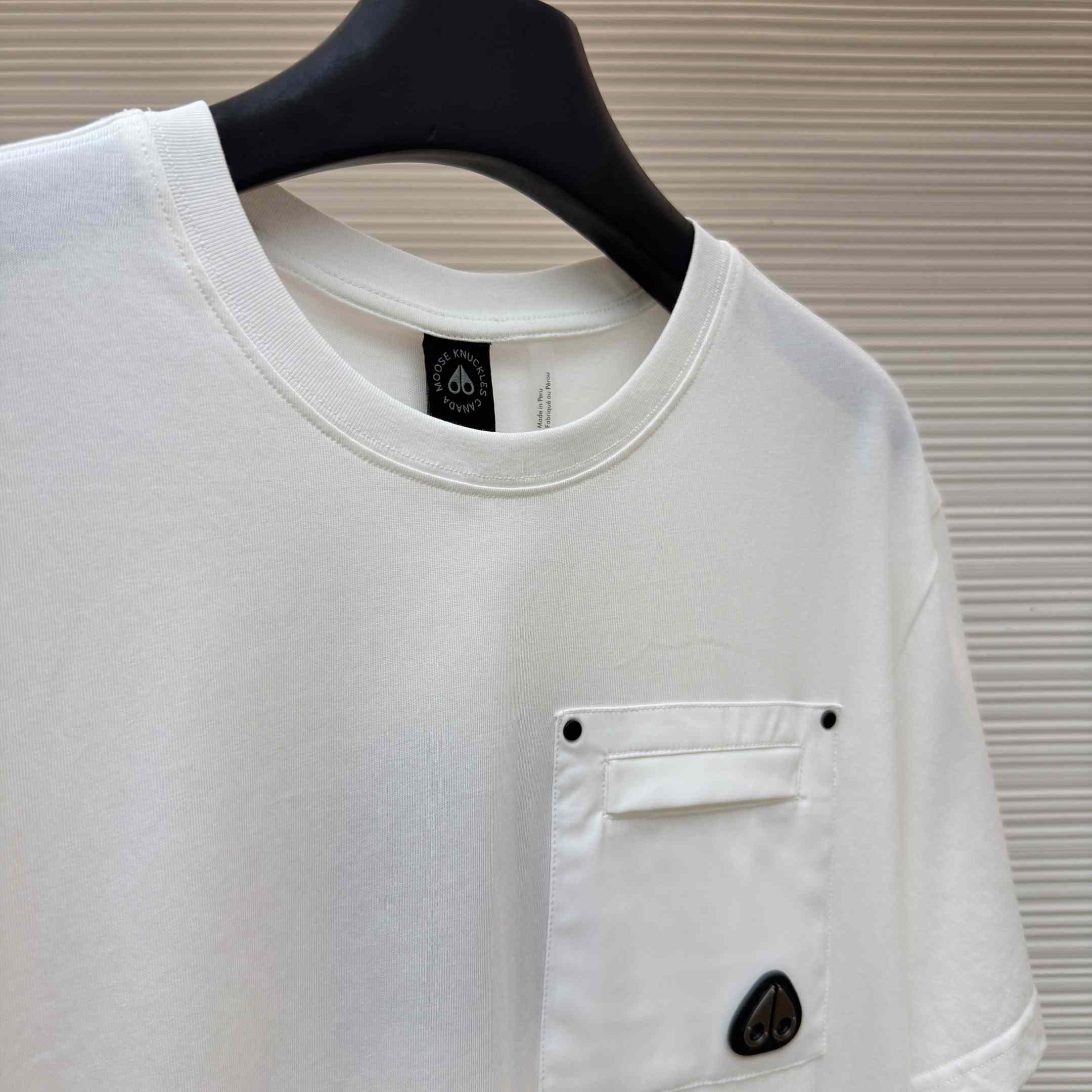 Moose Knuckles T-shirt With Pocket - DopestKickz