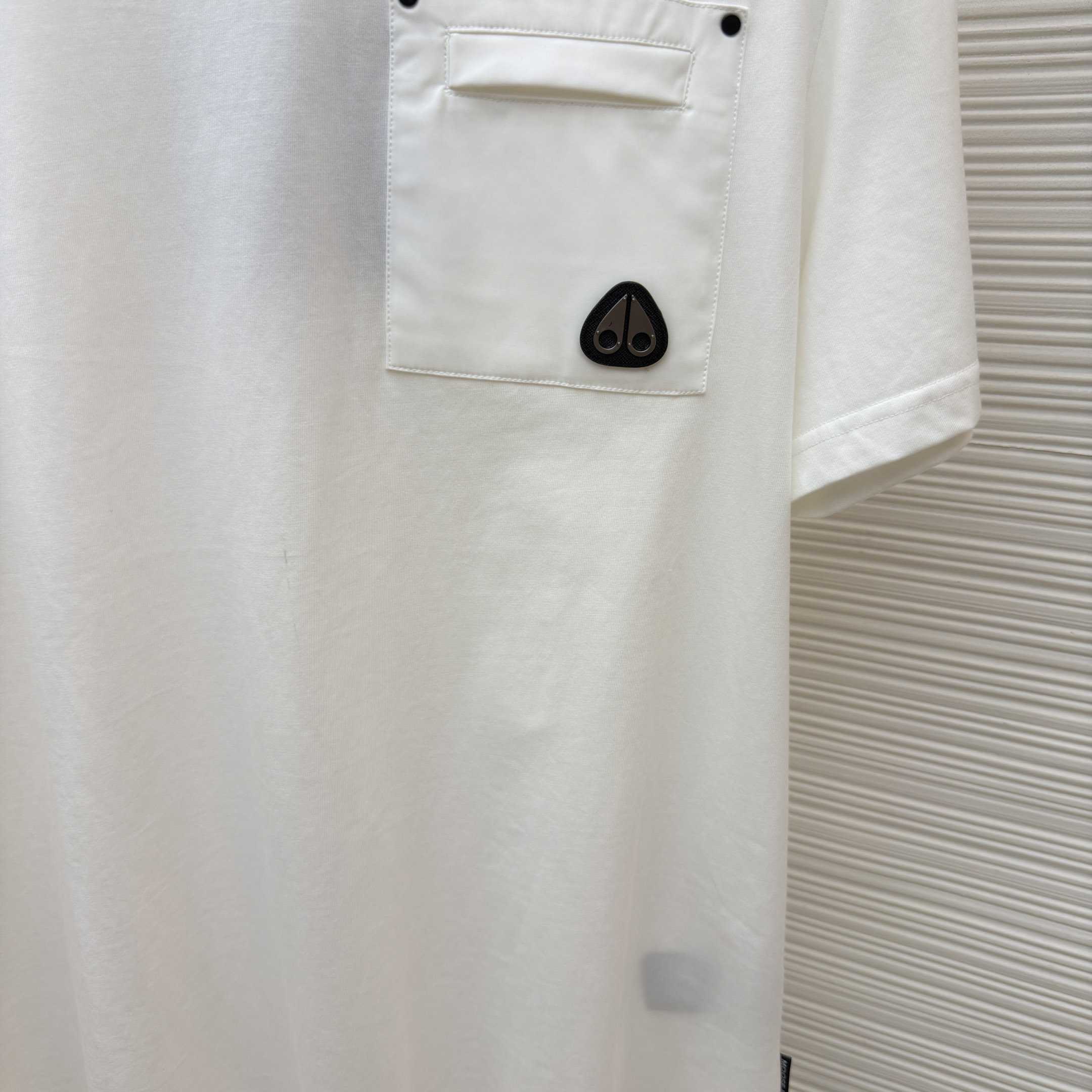 Moose Knuckles T-shirt With Pocket - DopestKickz