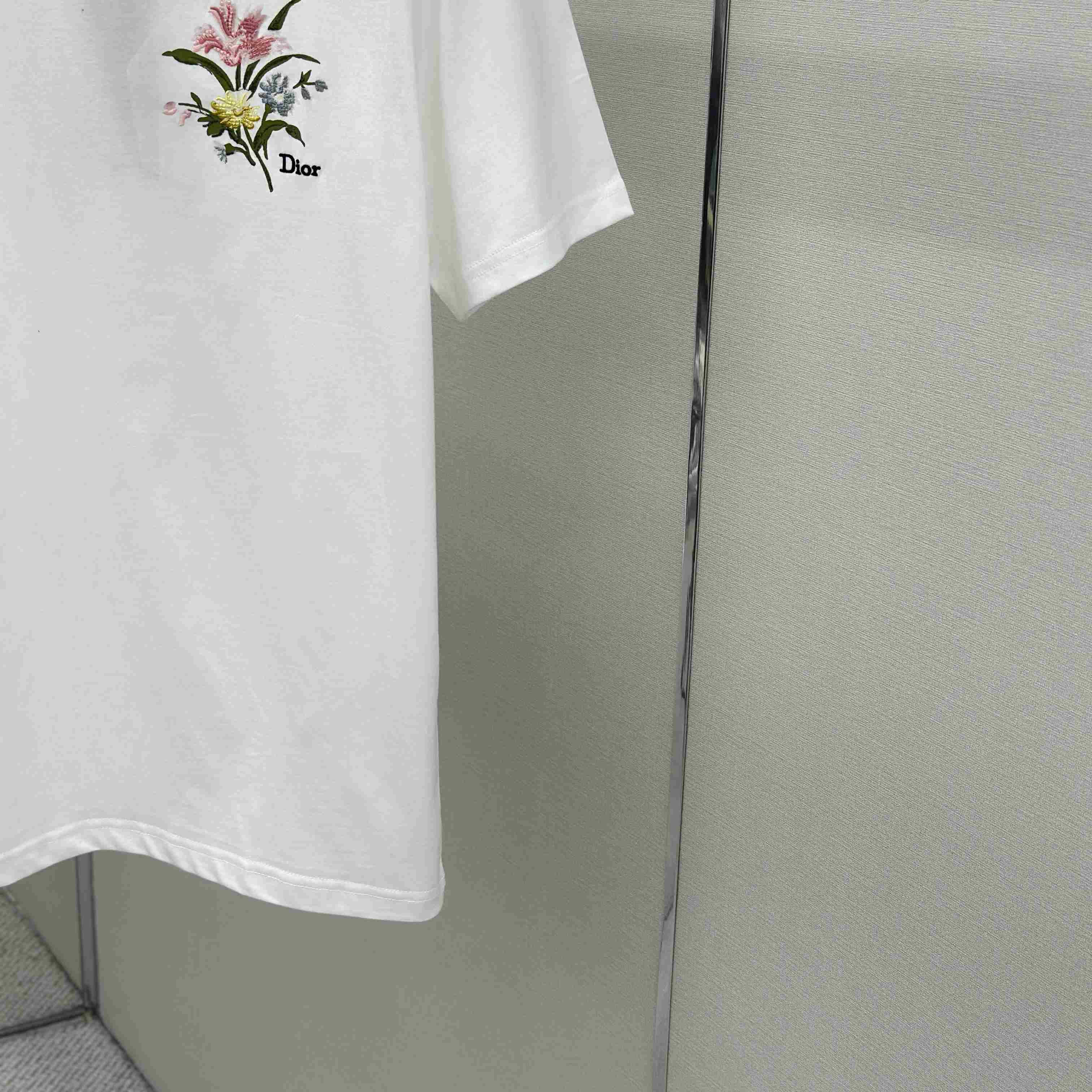 Dior T-Shirt With Dior Secret Garden Motif, Relaxed Fit - DopestKickz