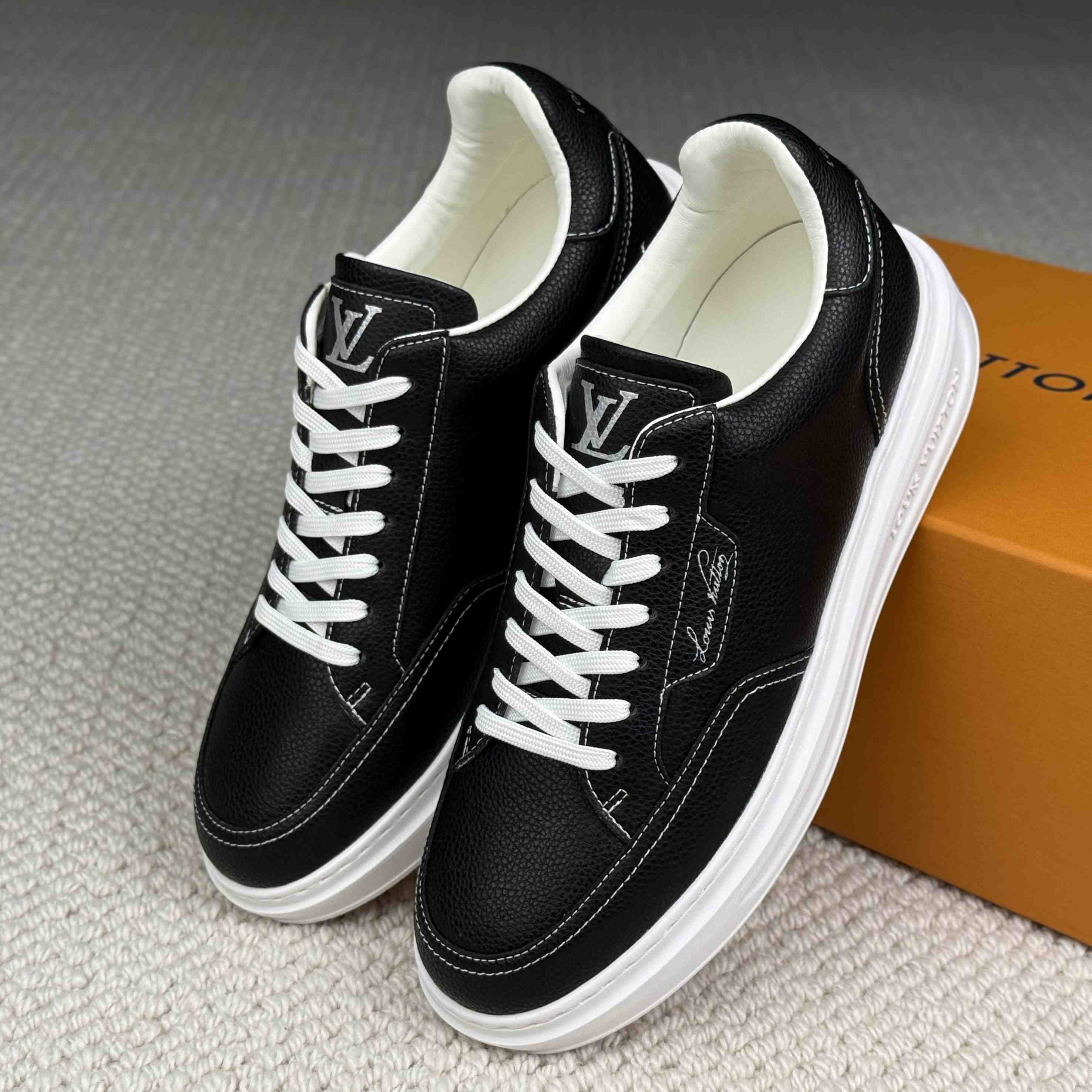 Louis Vuitton Beverly Hills Sneaker 1AJ834 - DopestKickz