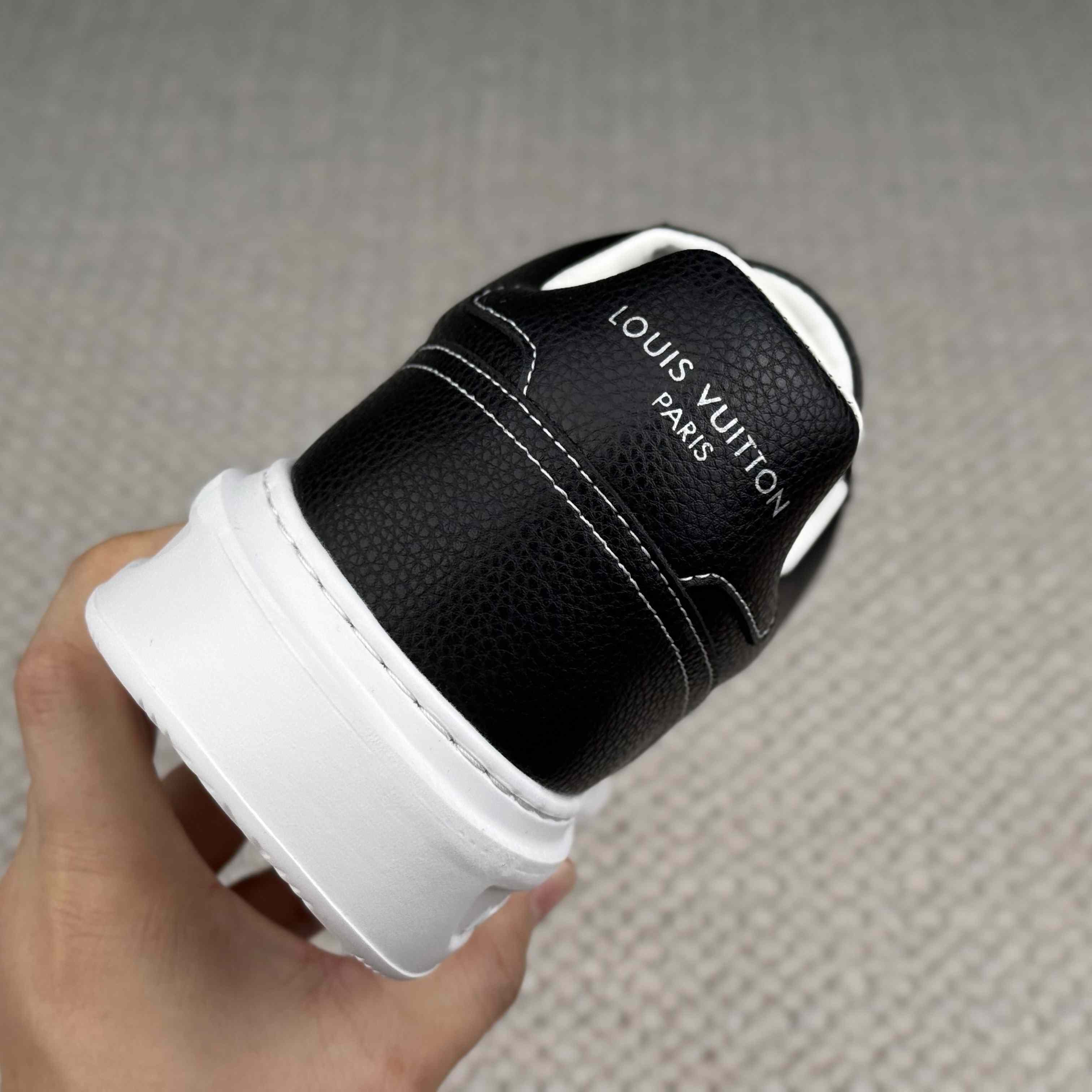 Louis Vuitton Beverly Hills Sneaker 1AJ834 - DopestKickz