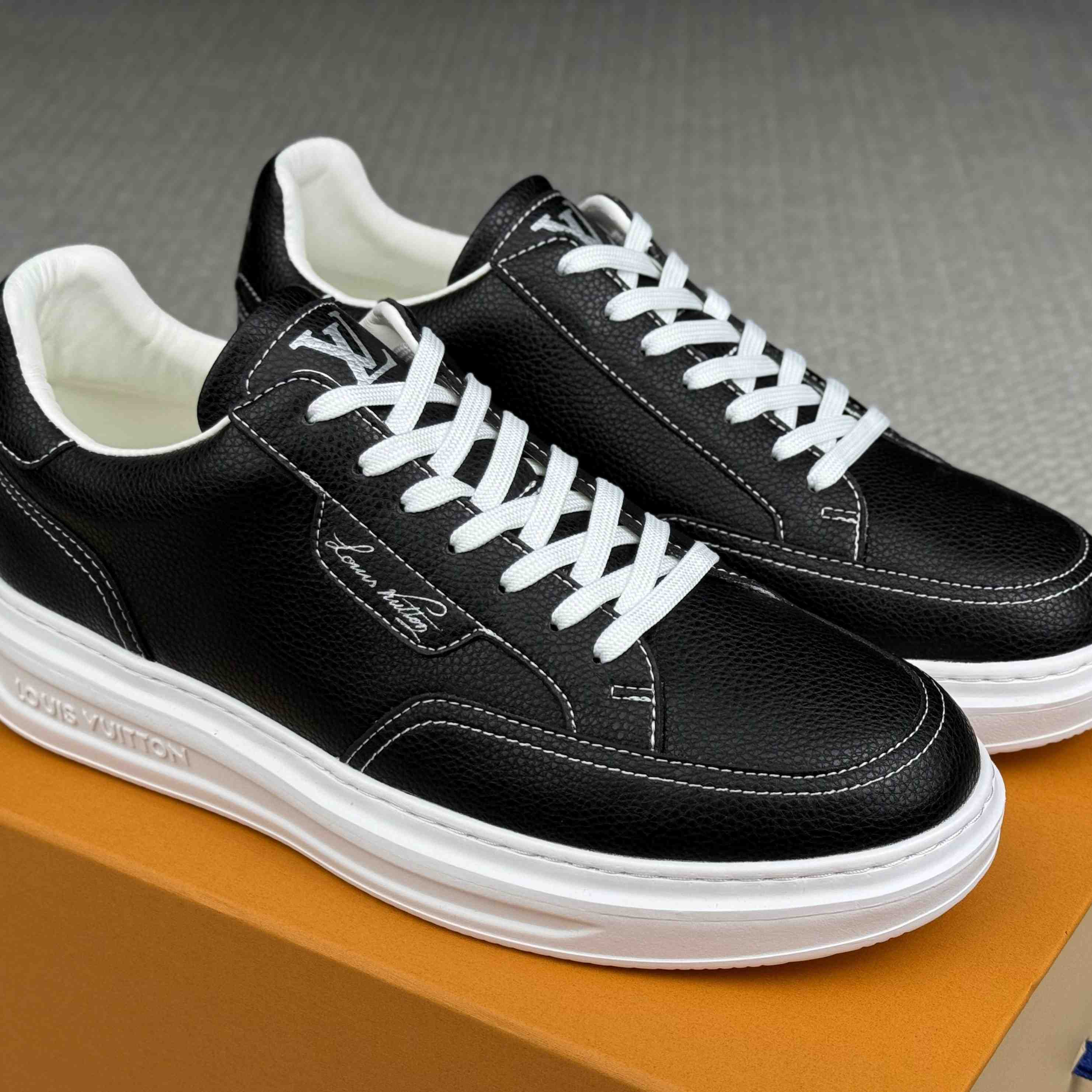 Louis Vuitton Beverly Hills Sneaker 1AJ834 - DopestKickz