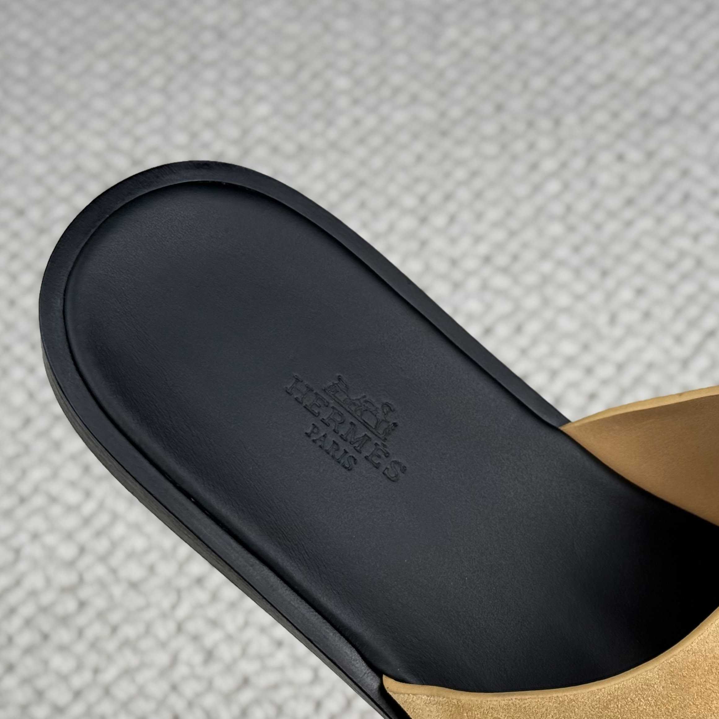 Hermes Izmir Sandal - DopestKickz
