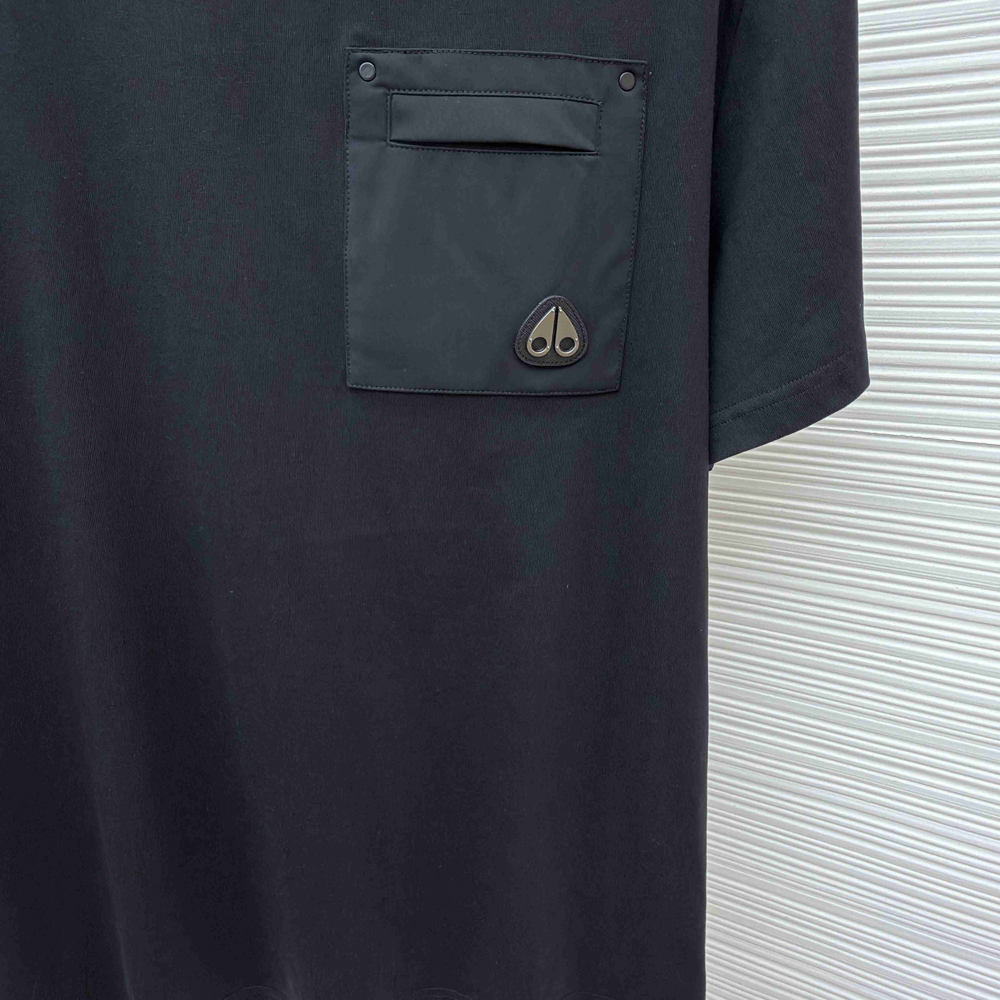 Moose Knuckles T-shirt With Pocket - DopestKickz