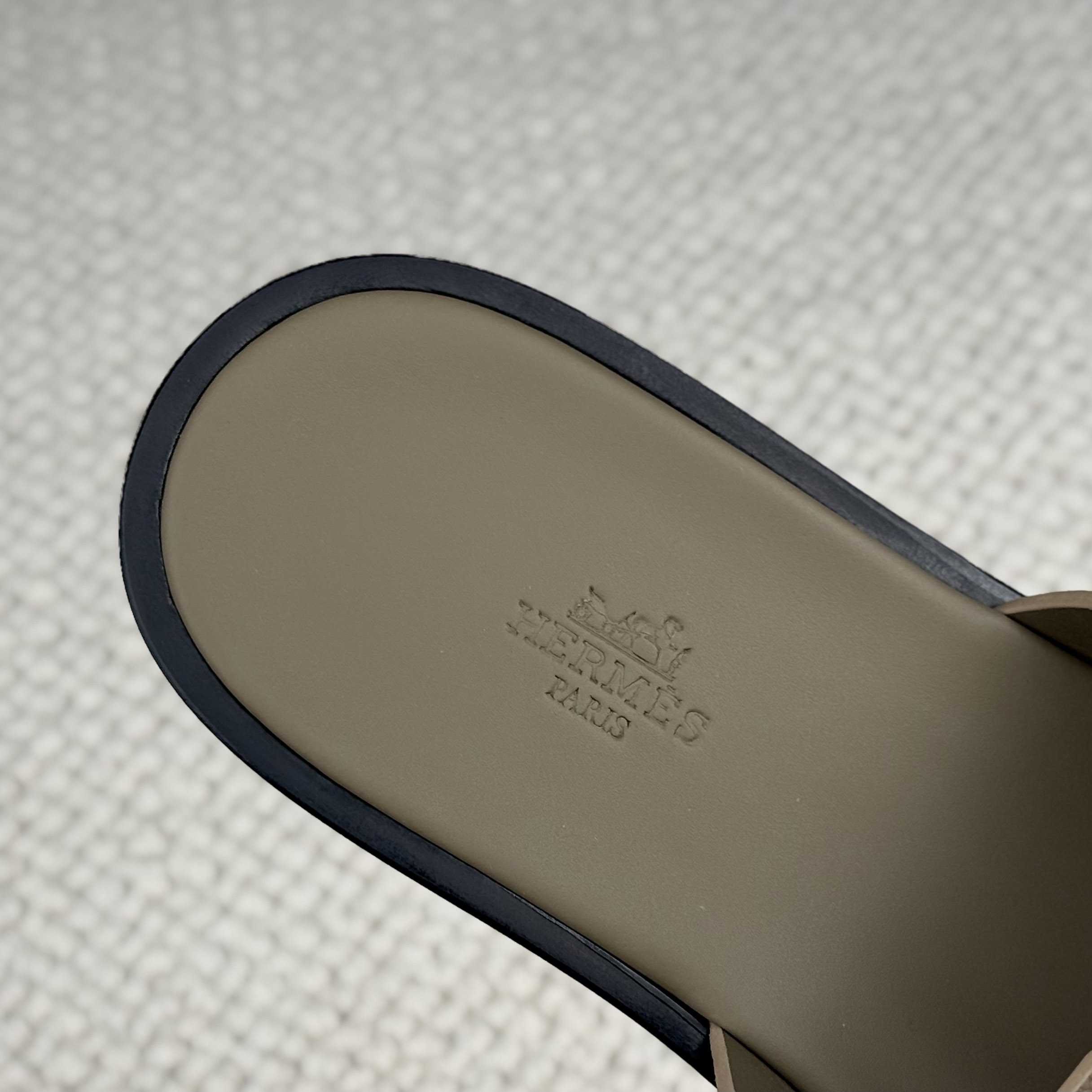 Hermes Izmir Sandal - DopestKickz