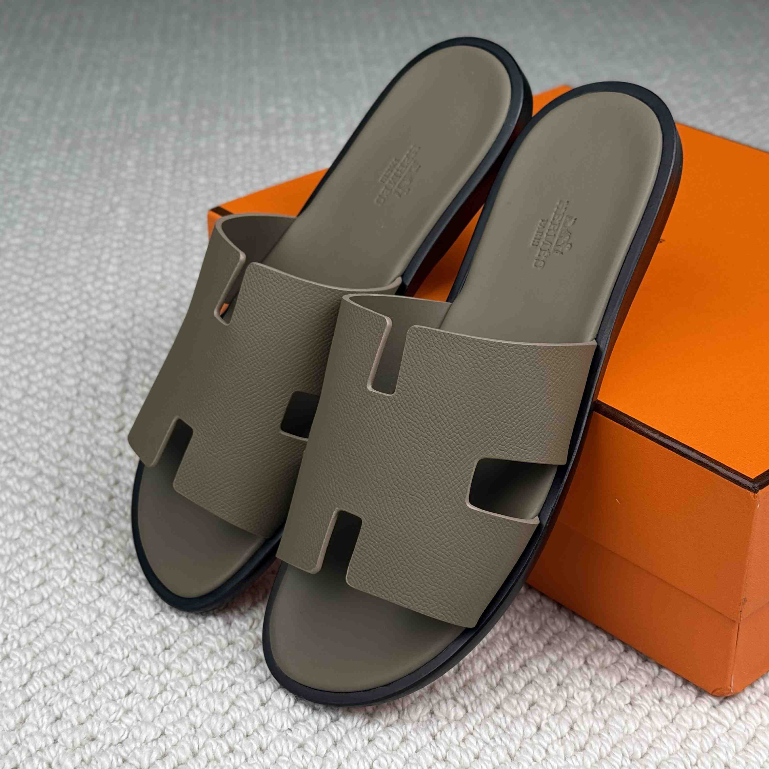 Hermes Izmir Sandal - DopestKickz