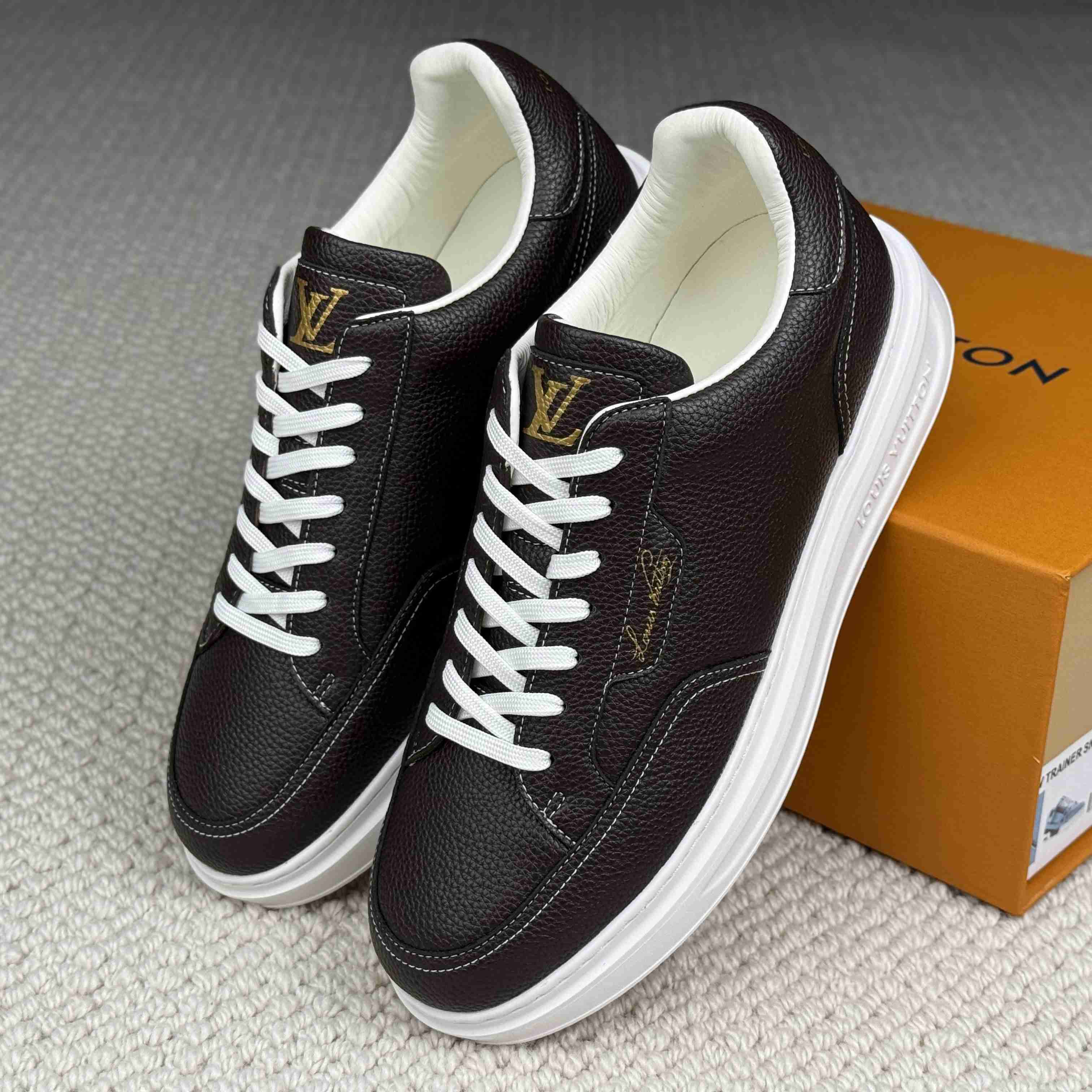Louis Vuitton Beverly Hills Sneaker 1AJ870 - DopestKickz