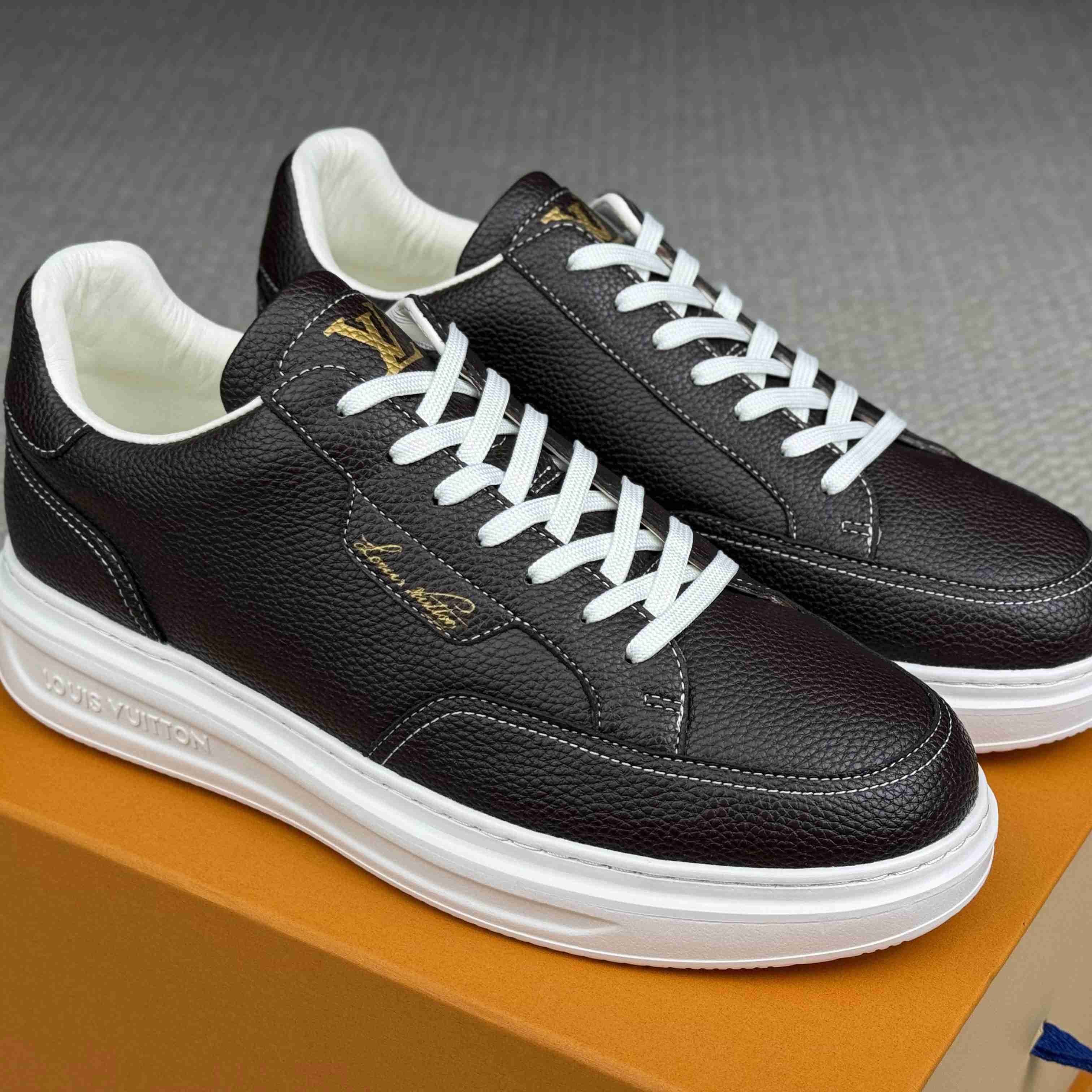 Louis Vuitton Beverly Hills Sneaker 1AJ870 - DopestKickz