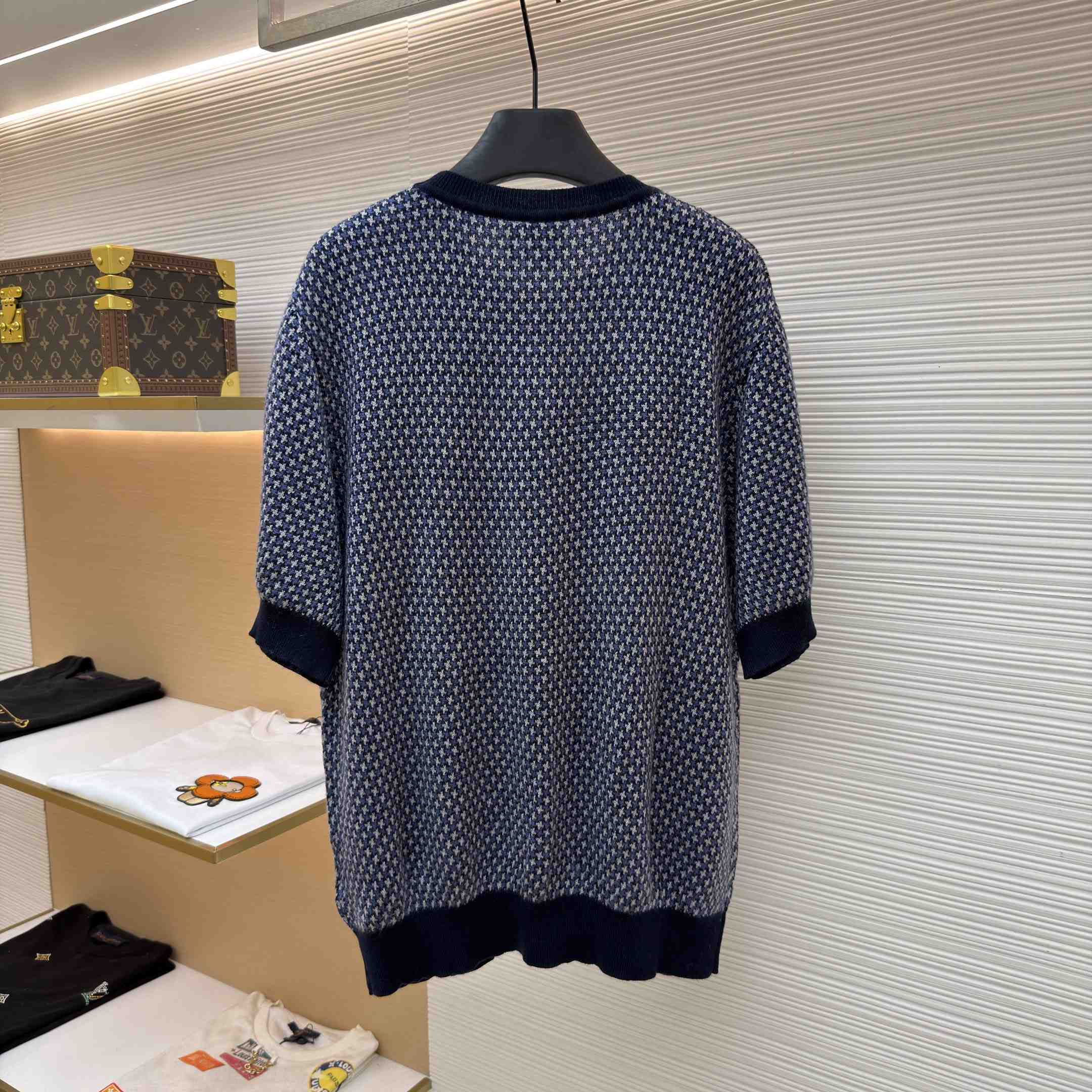  Dior Short-Sleeved Sweater - DopestKickz